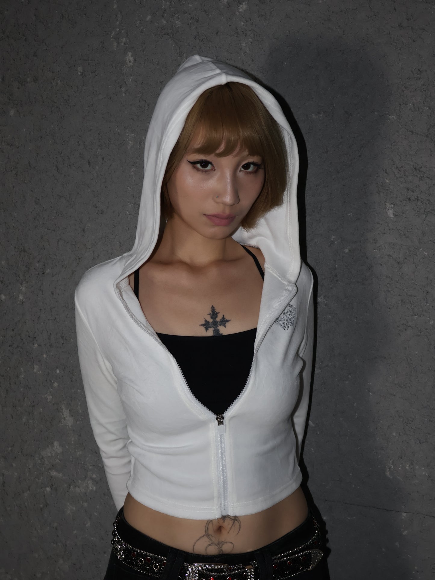 25-924 Velvet Cross Hoodie A428