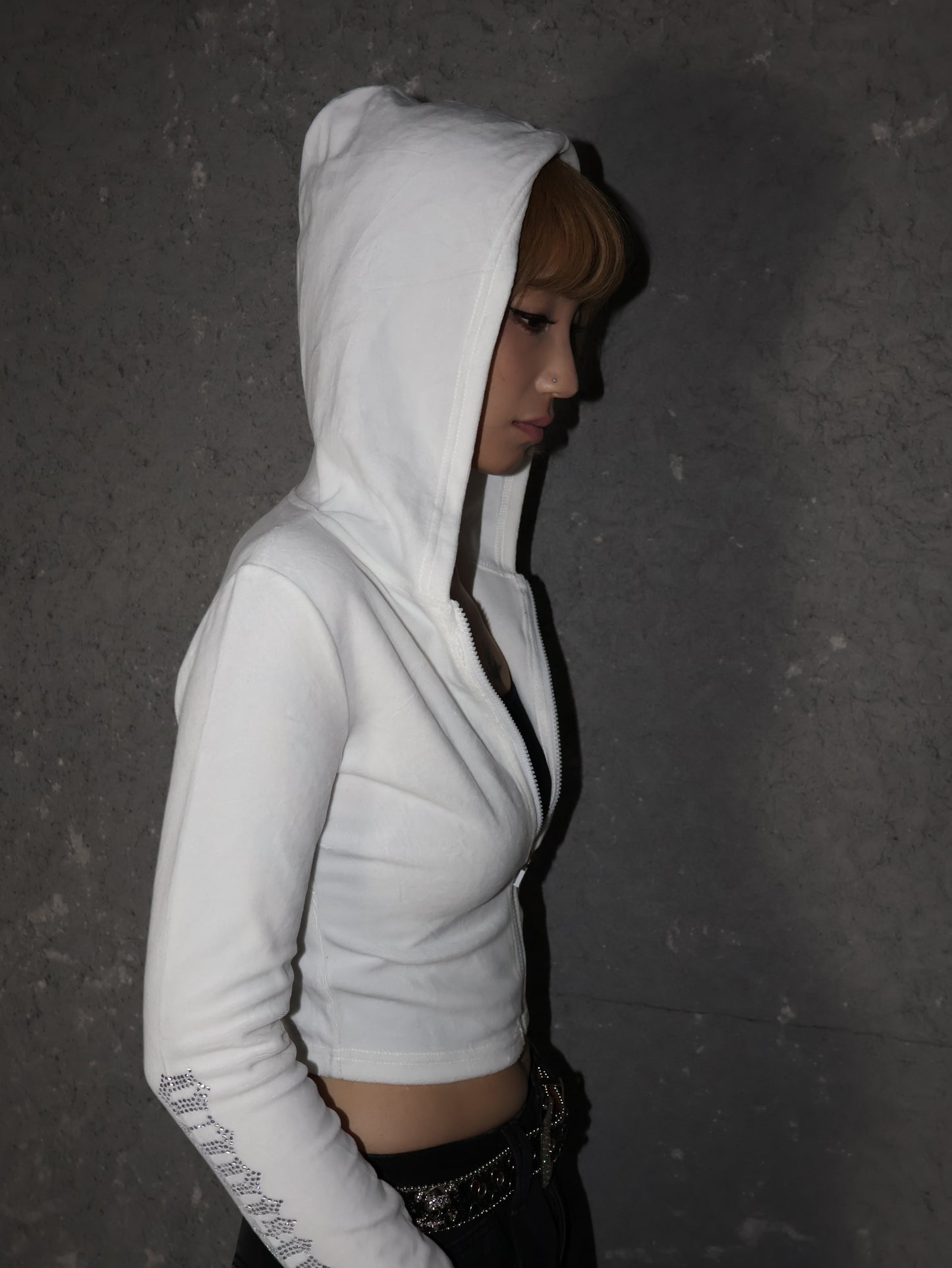 25-924 Velvet Cross Hoodie A428