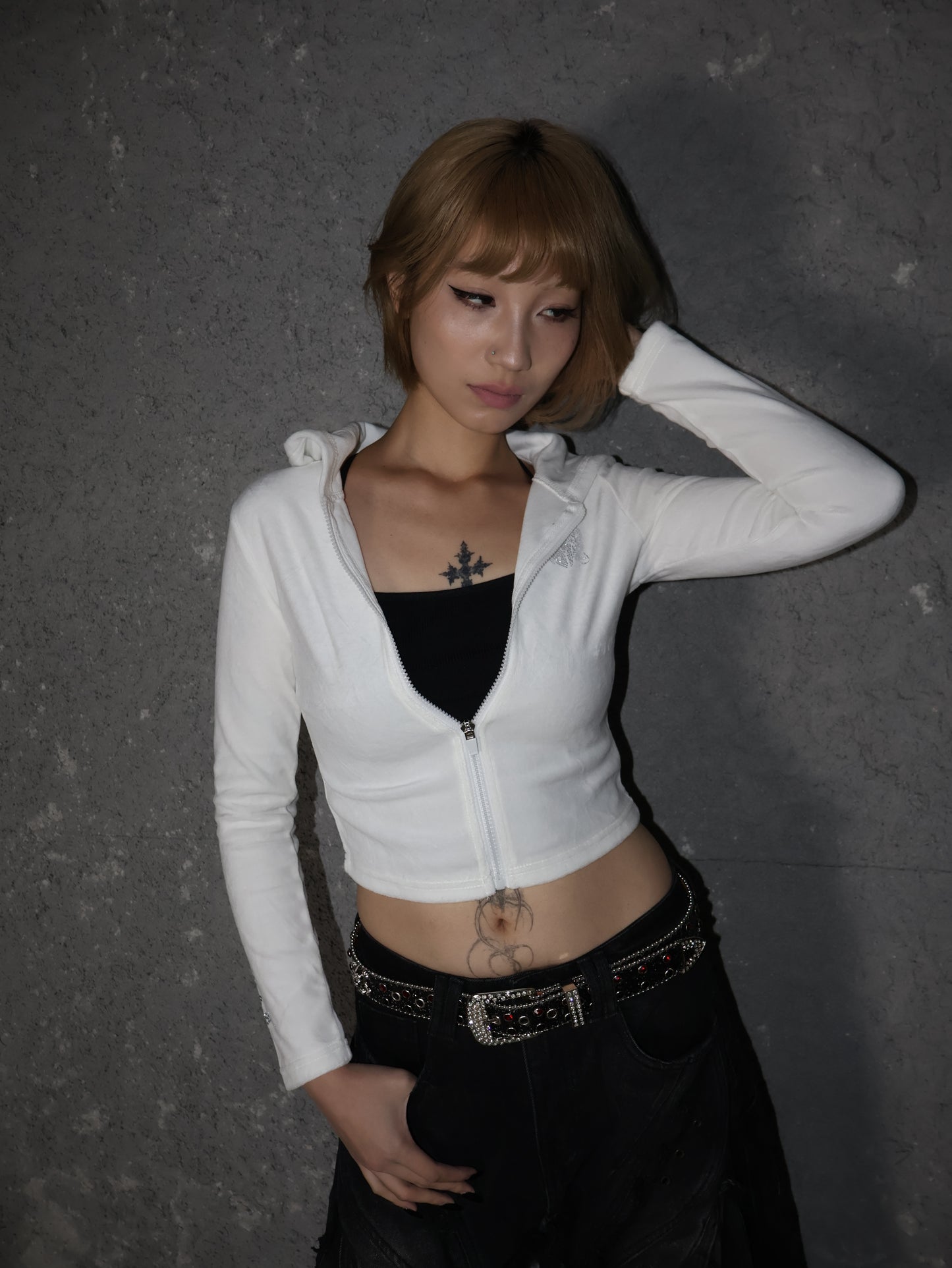 25-924 Velvet Cross Hoodie A428