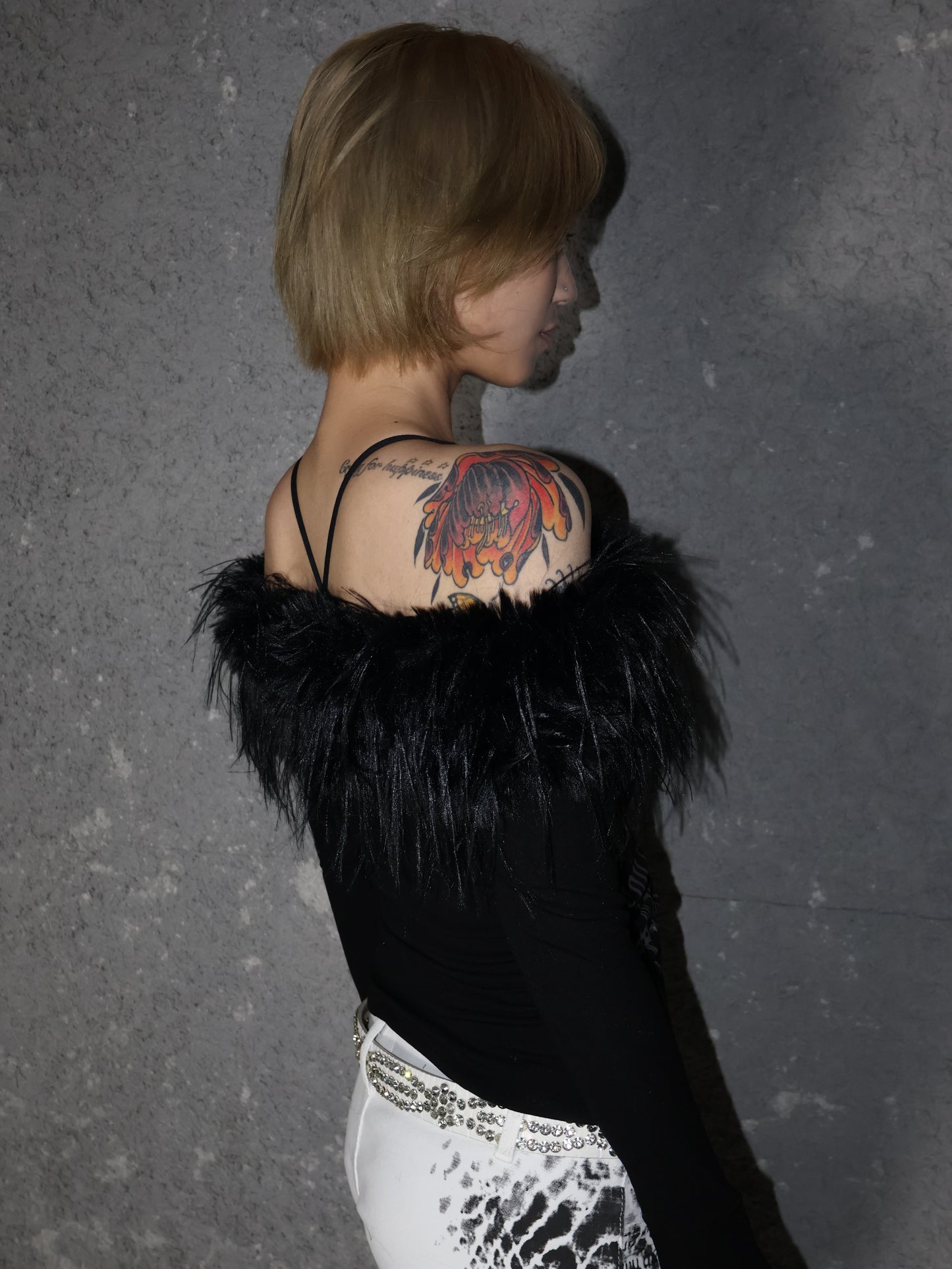 25-906 Dark Script L/S A437