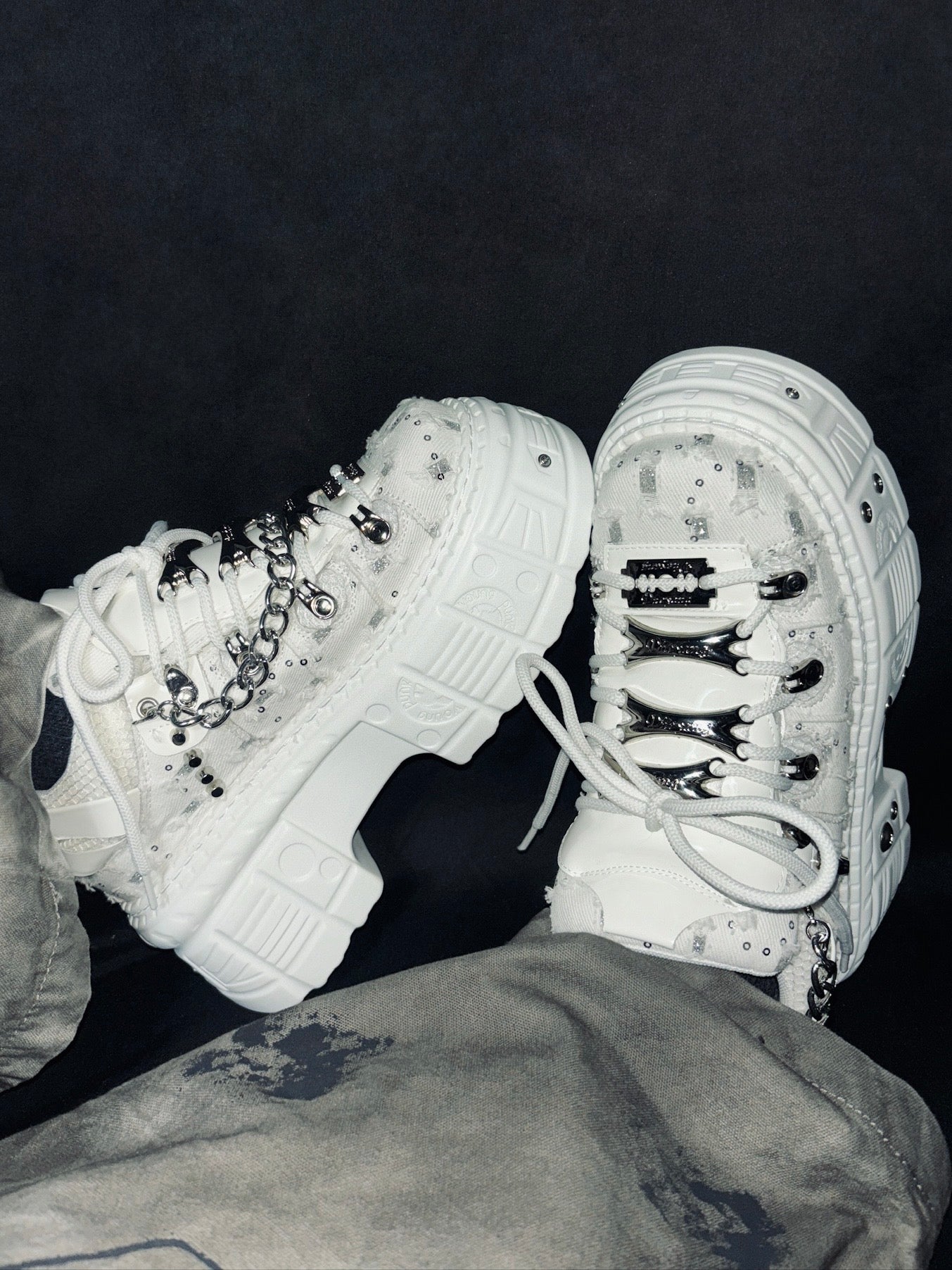 Chain Sole Sneaker  A681