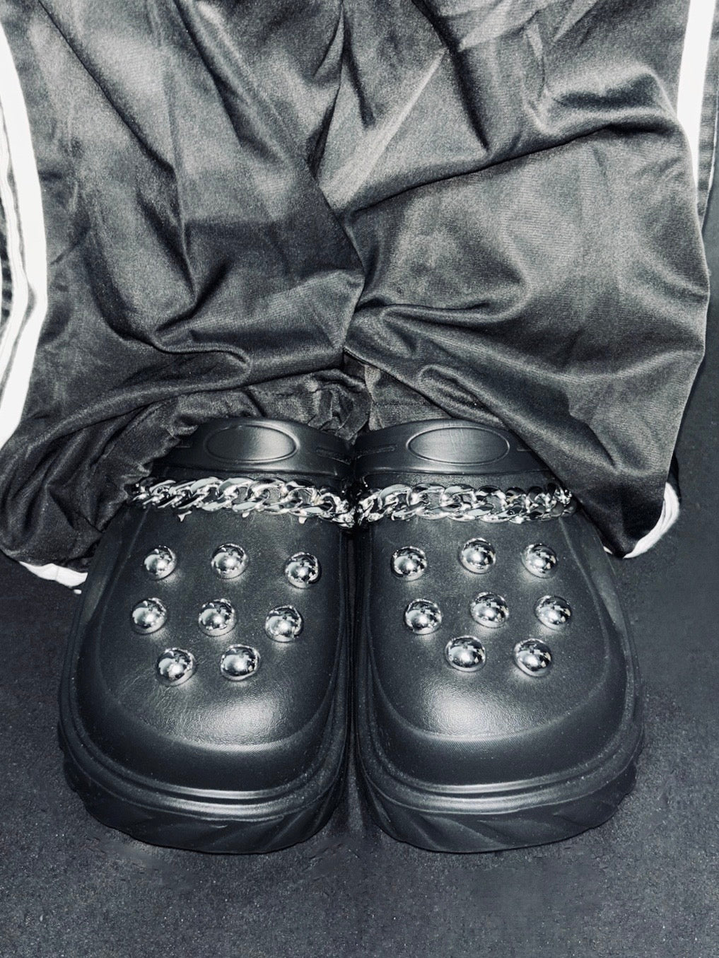 Stud Chain Clogs A680