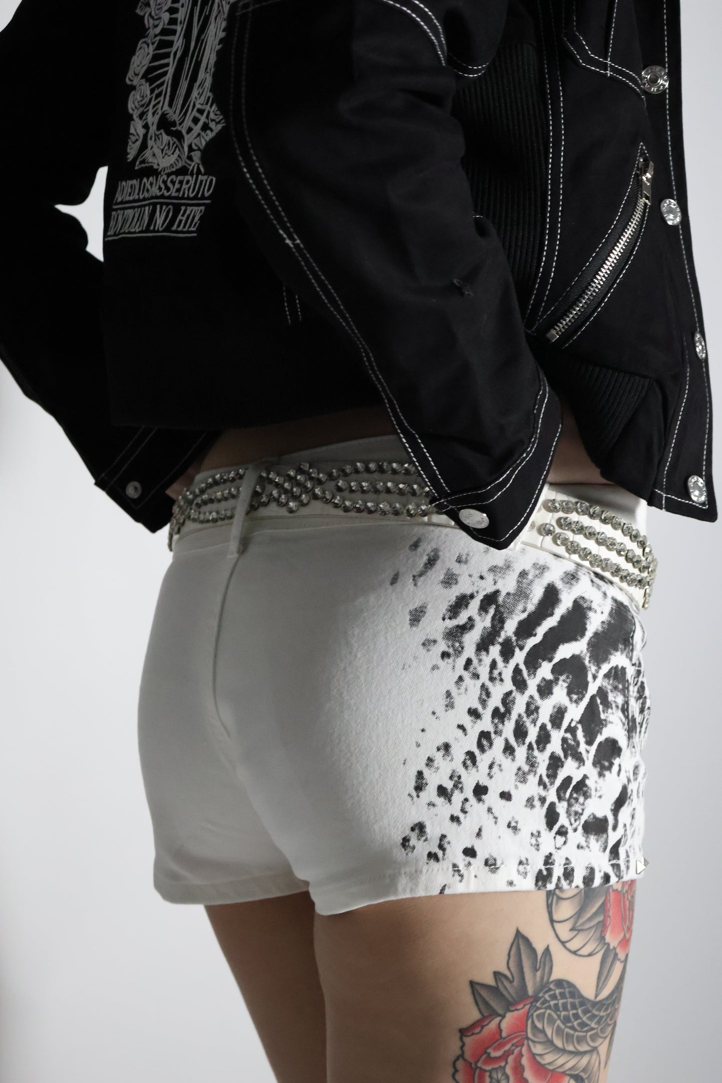 25-871 Snake  Shorts A352