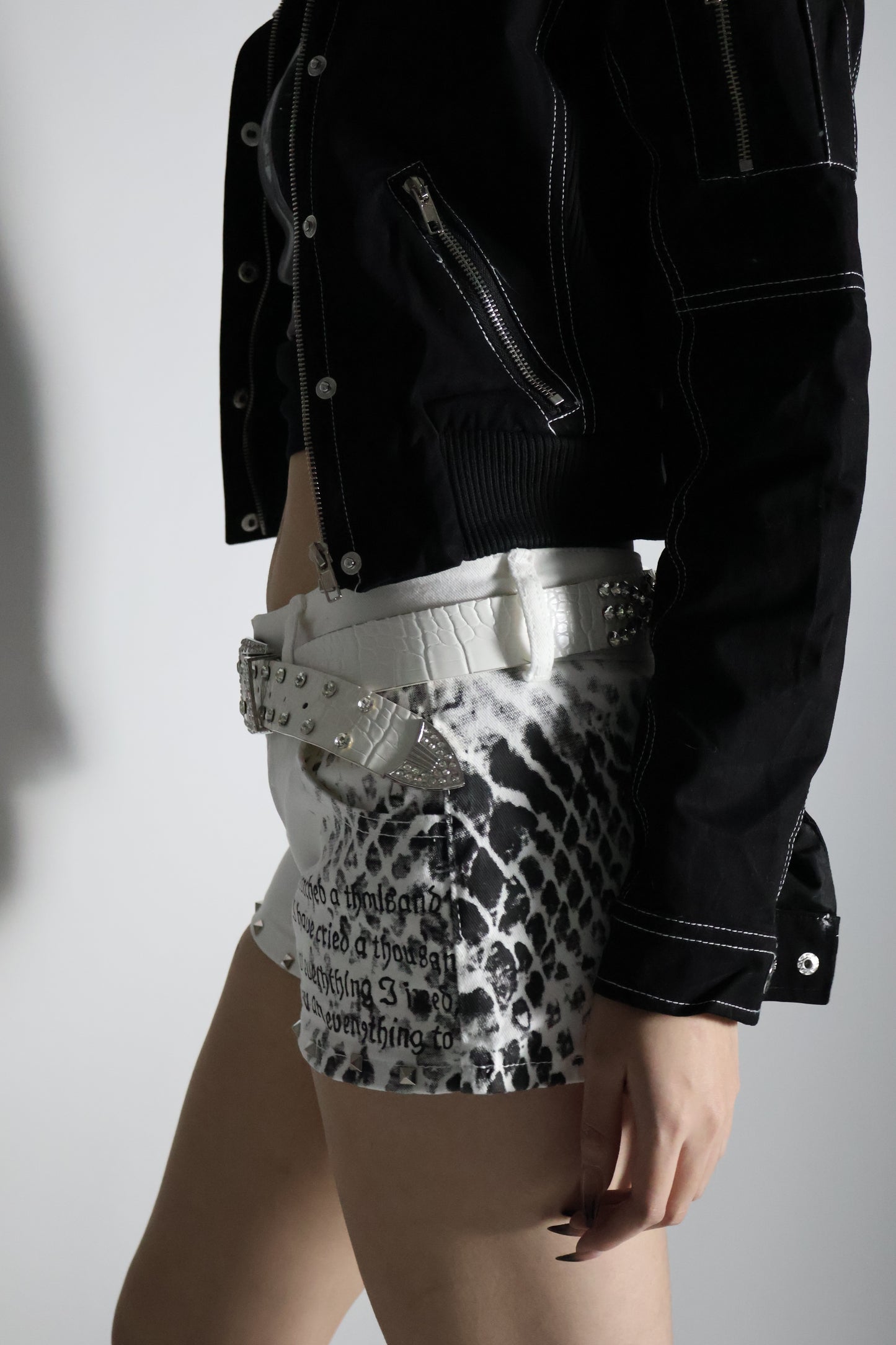 25-871 Snake  Shorts A352