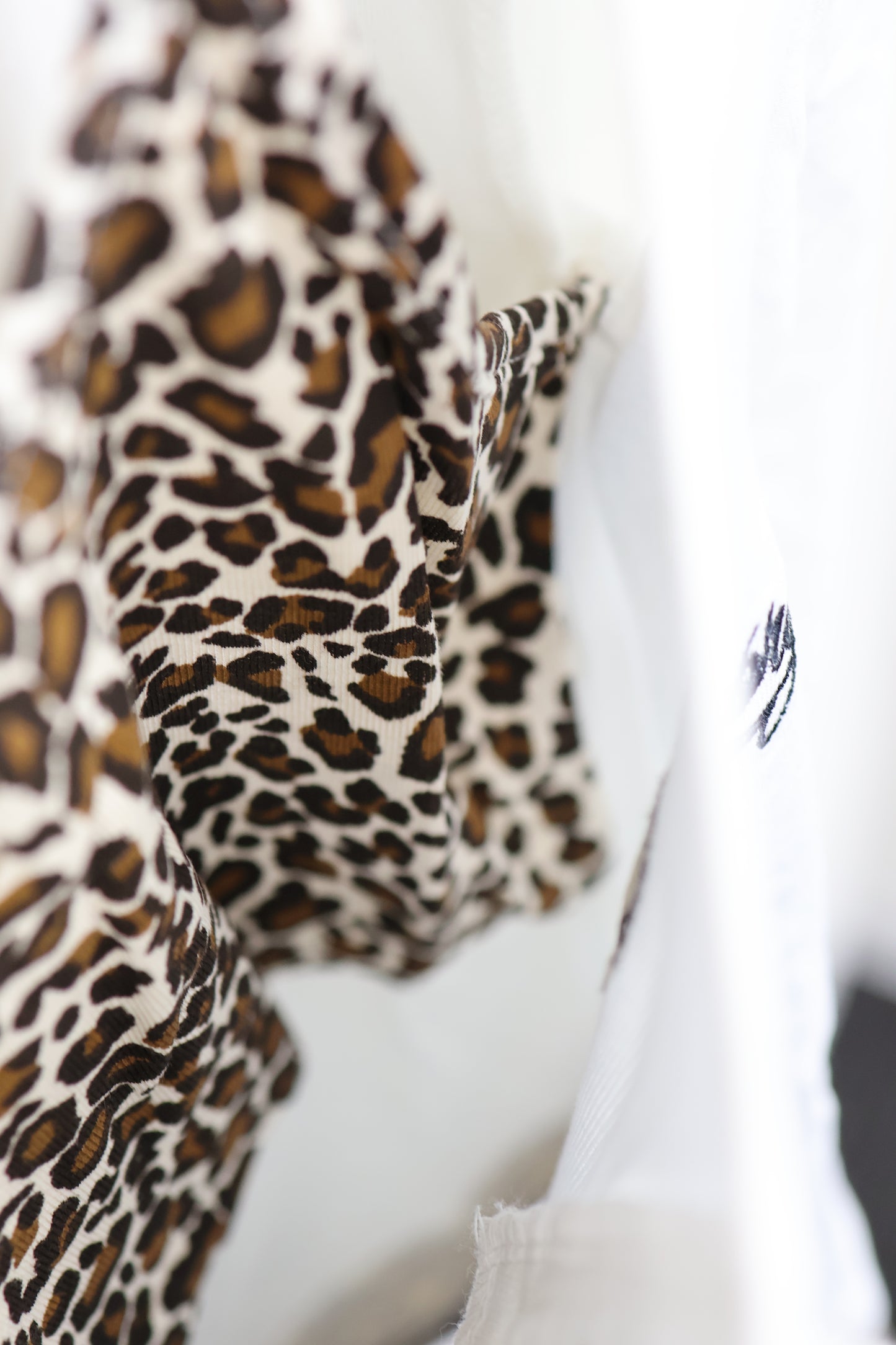 Leopard Trim Top A327