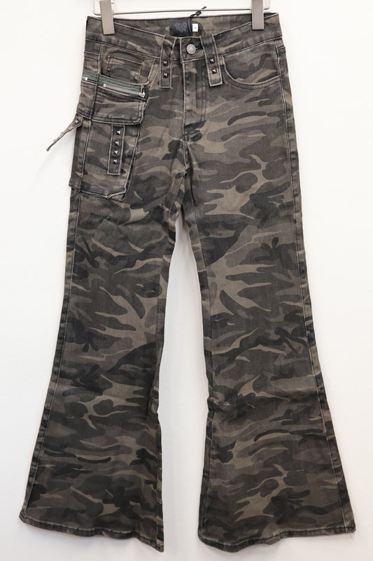 Ripped Camo Pants A326