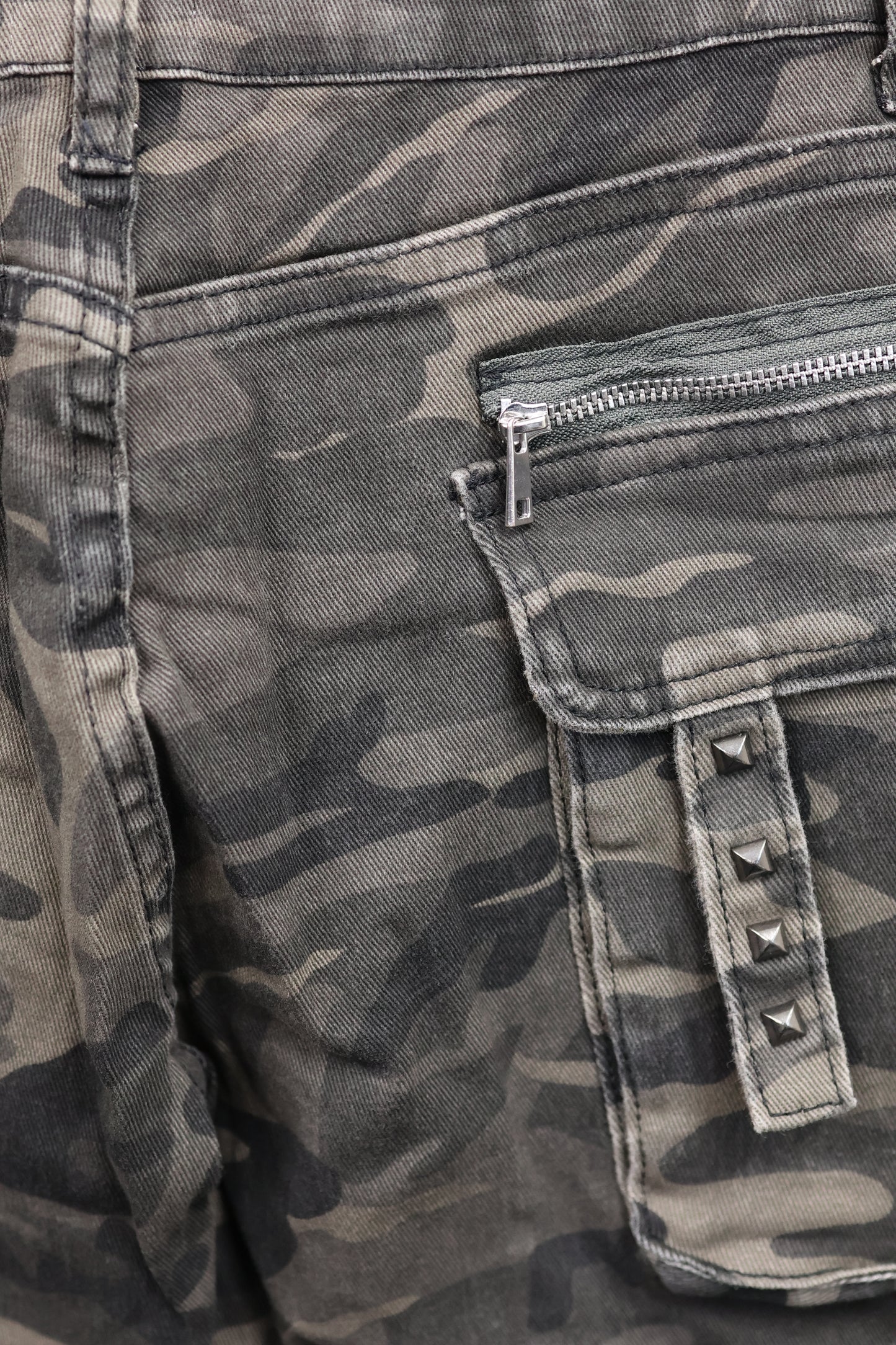 Ripped Camo Pants A326