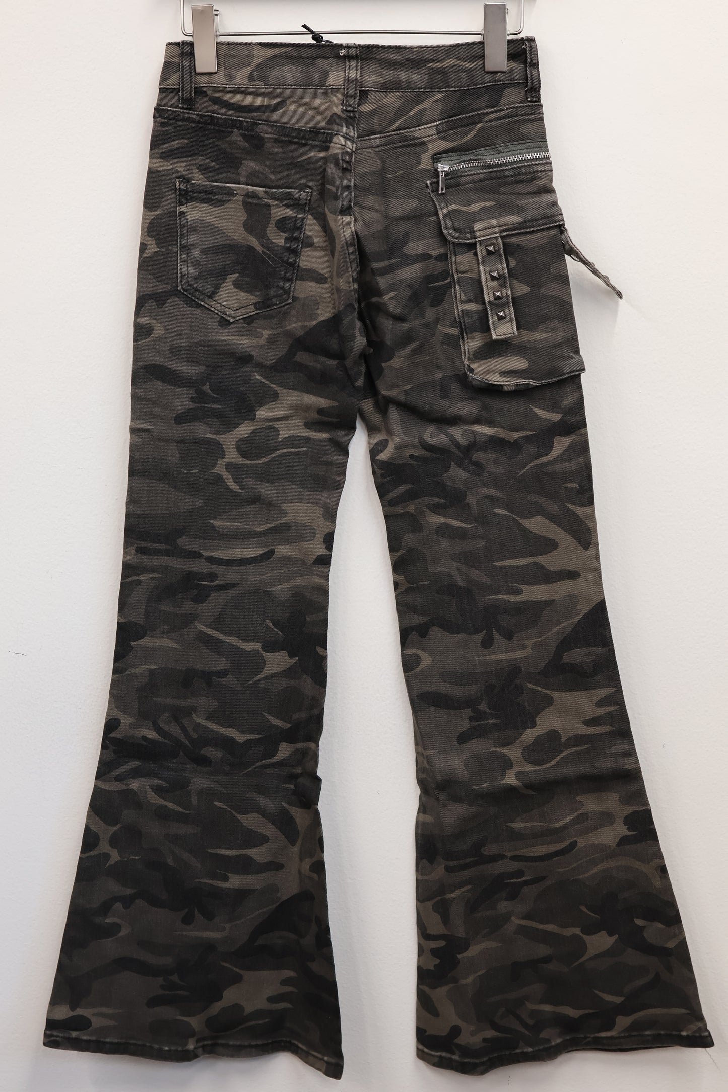 Ripped Camo Pants A326