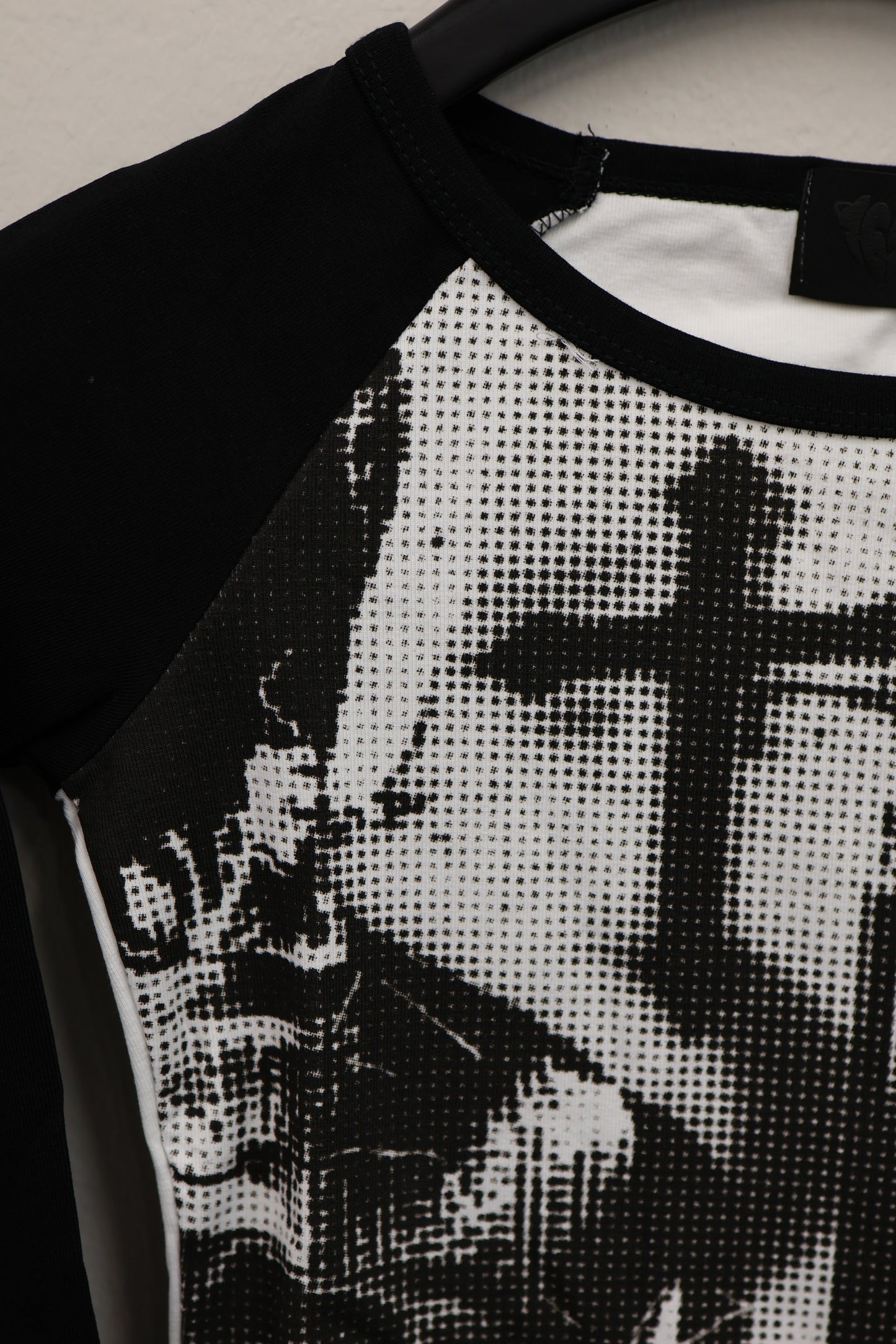 Cross Raglan A324