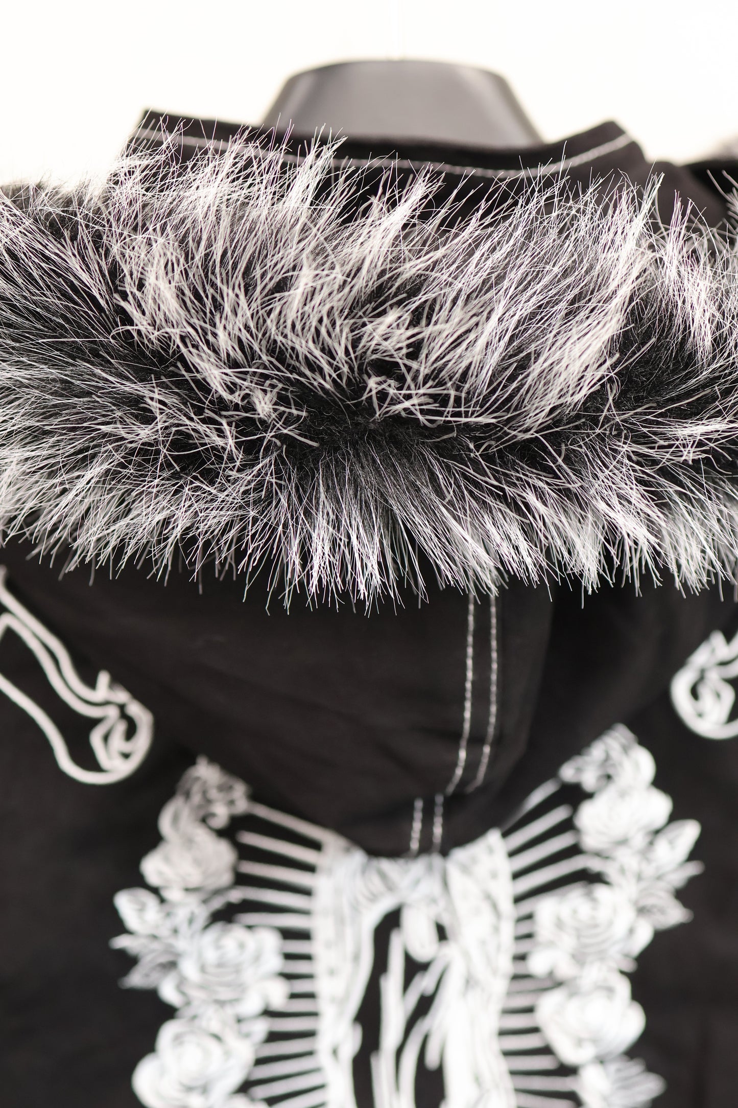 25-943 Frost Hood  A341