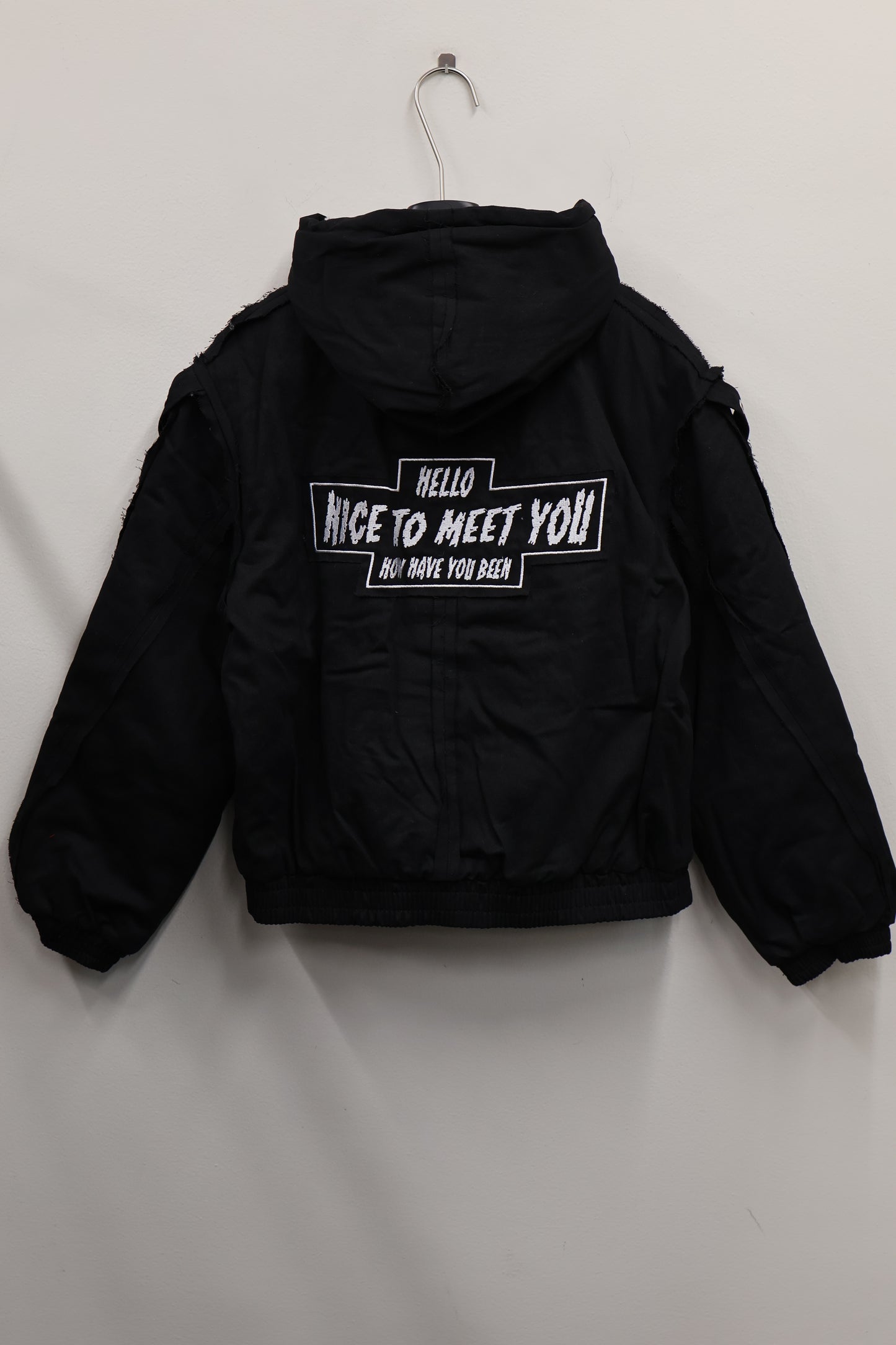 25-902hello over outer A359