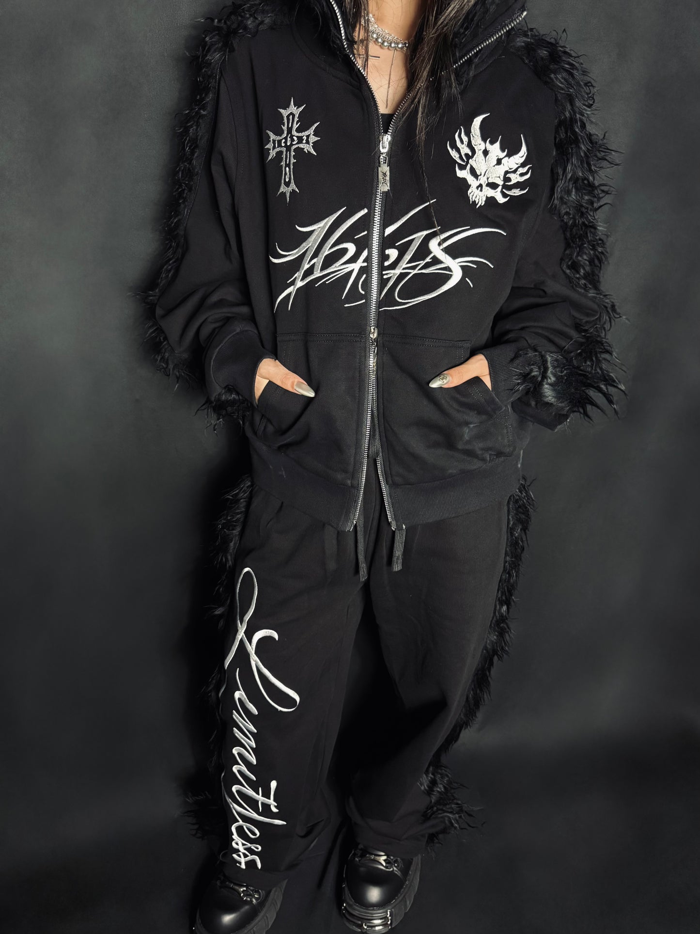 Fur Sleeve Zip Set up A699