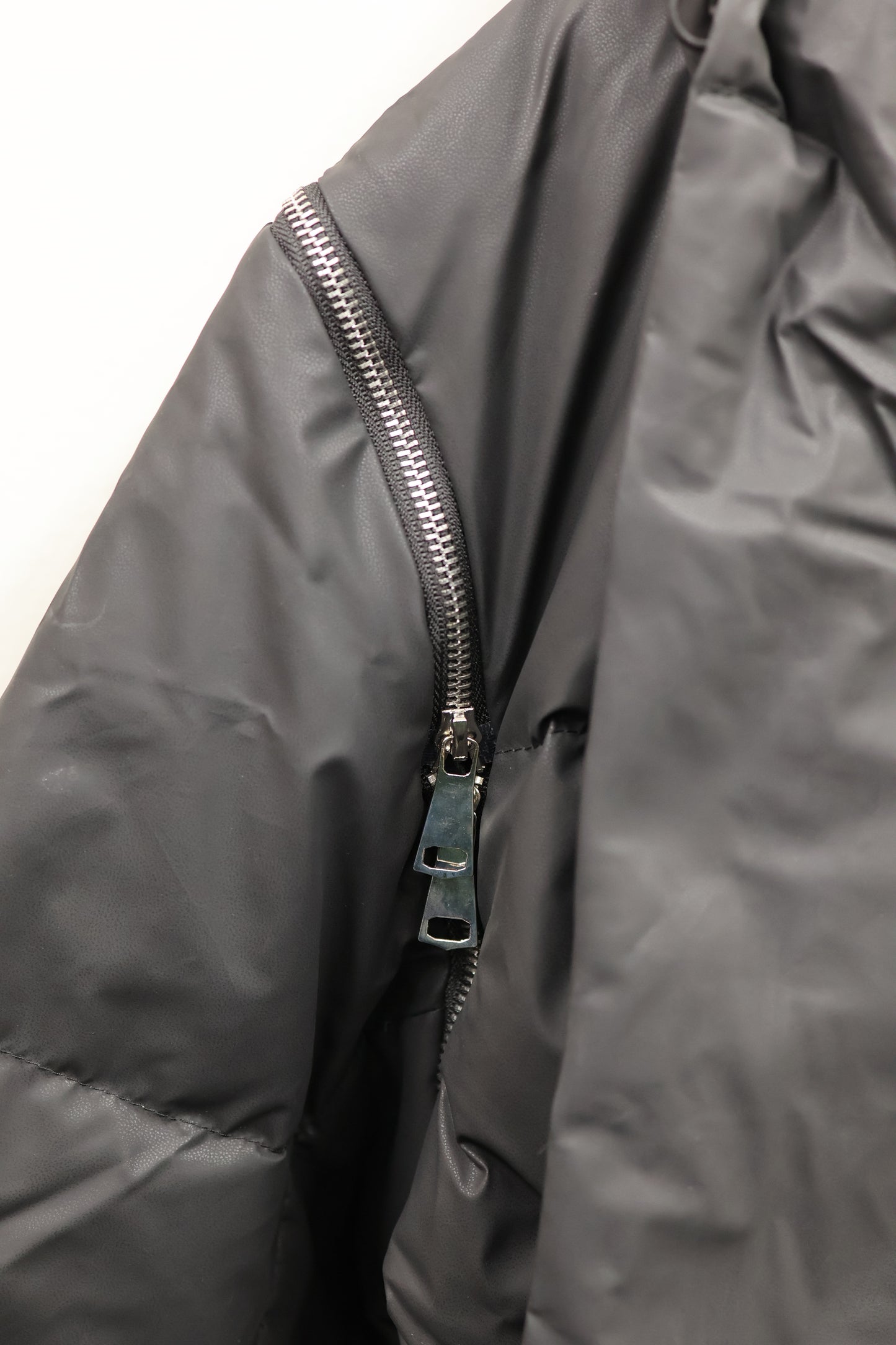 sleeve zip muffler outer A364