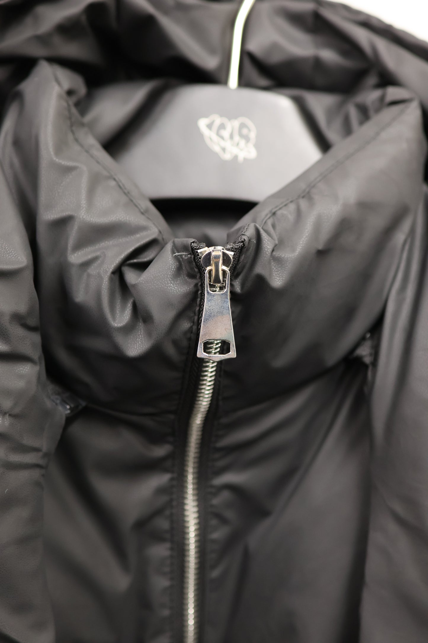 sleeve zip muffler outer A364