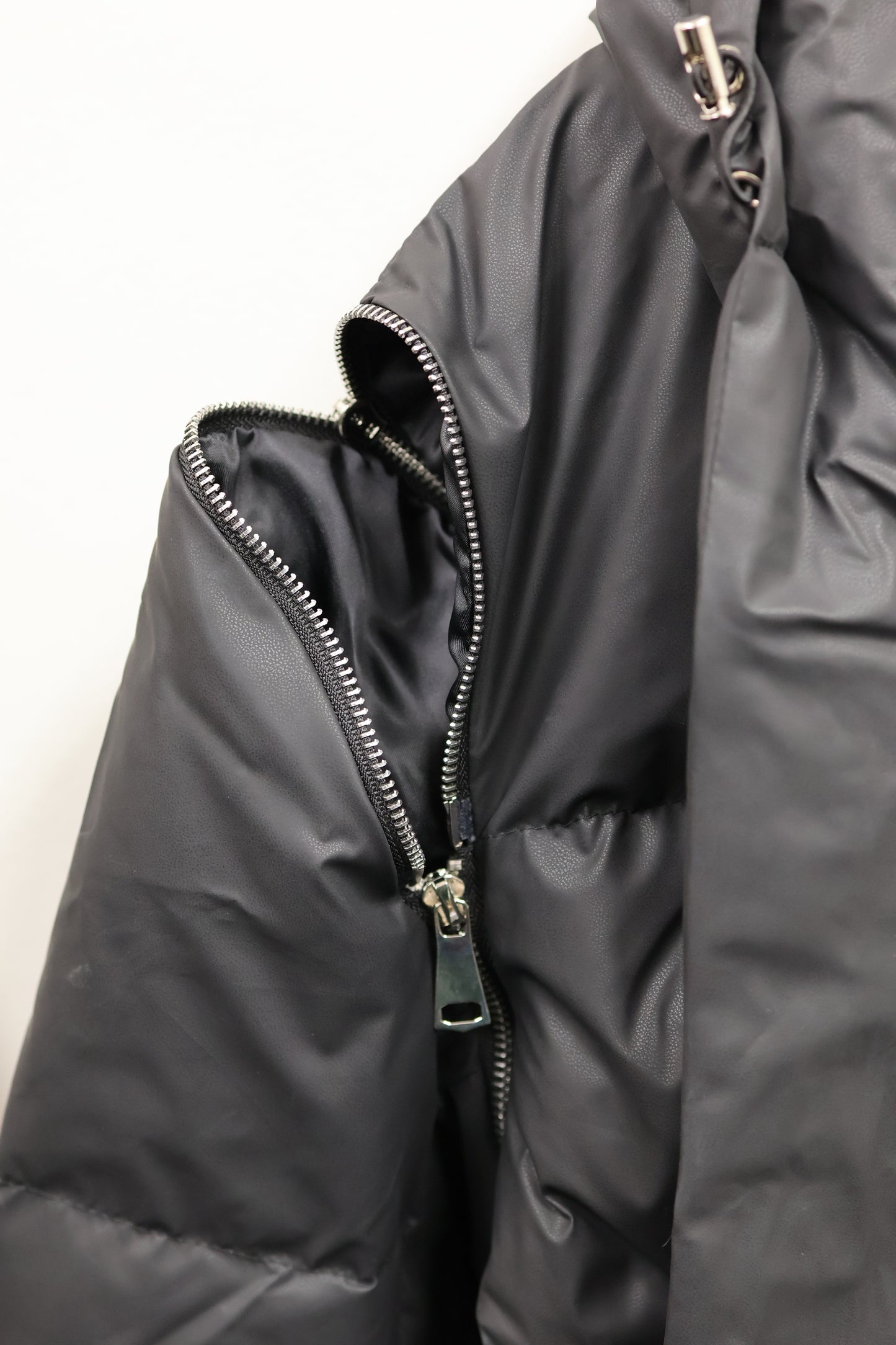 sleeve zip muffler outer A364