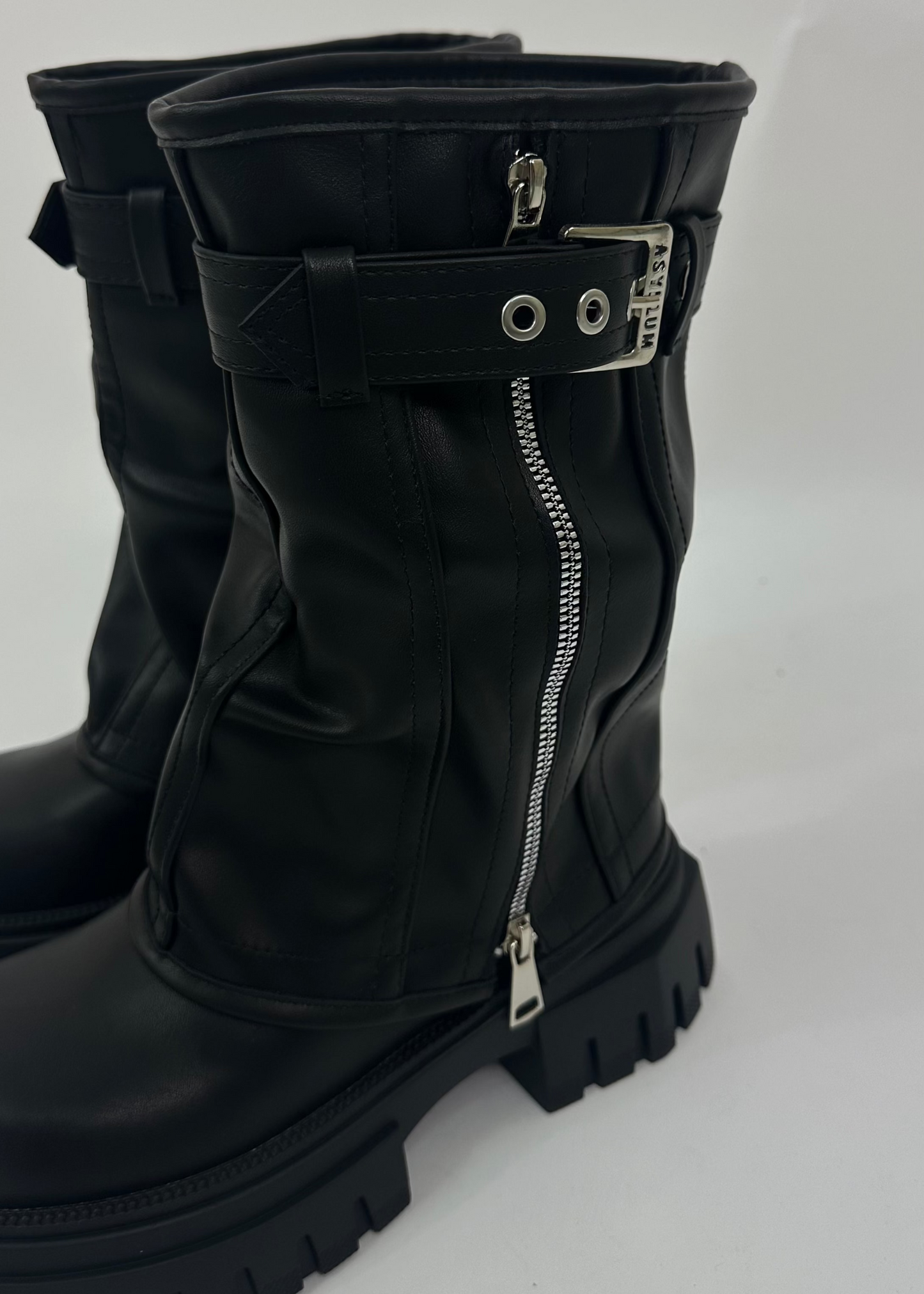 medium boots