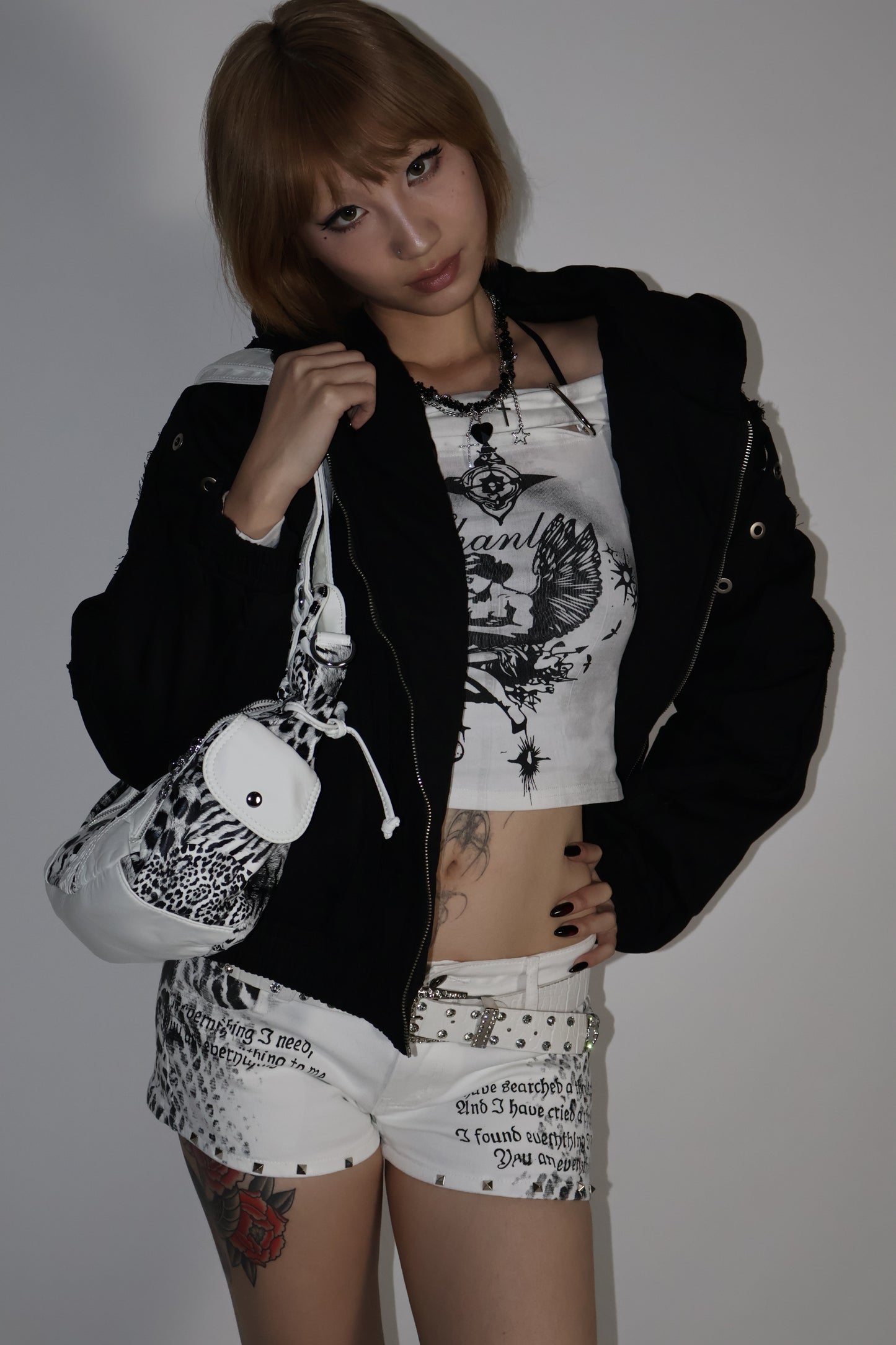 25-902hello over outer A359