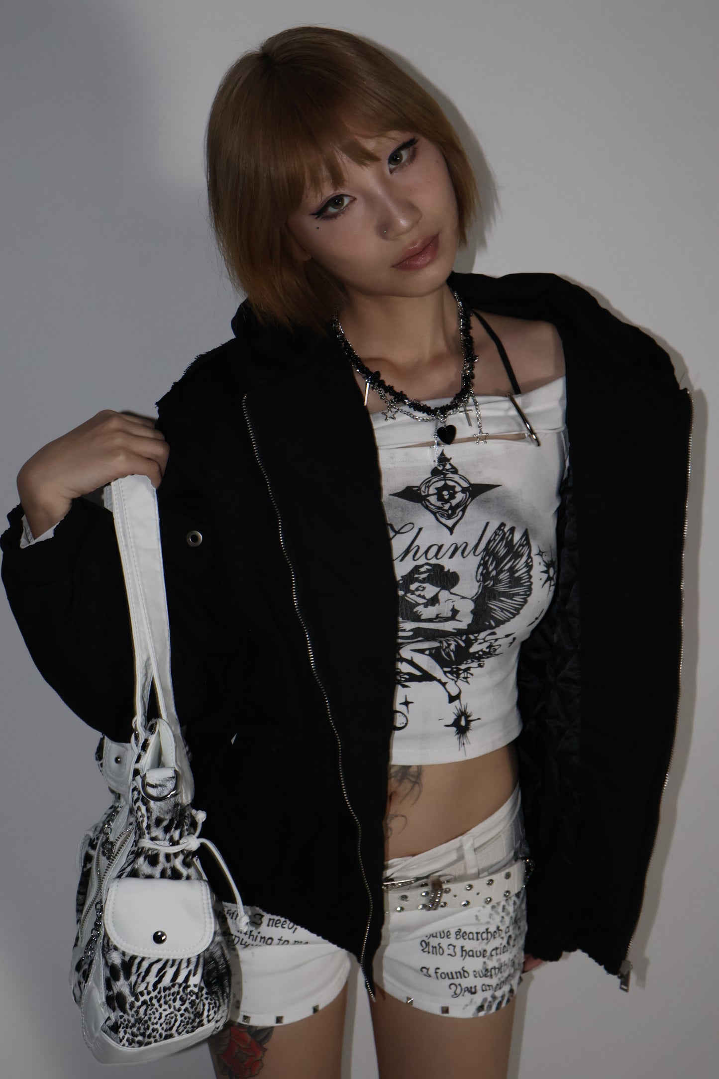 25-902hello over outer A359