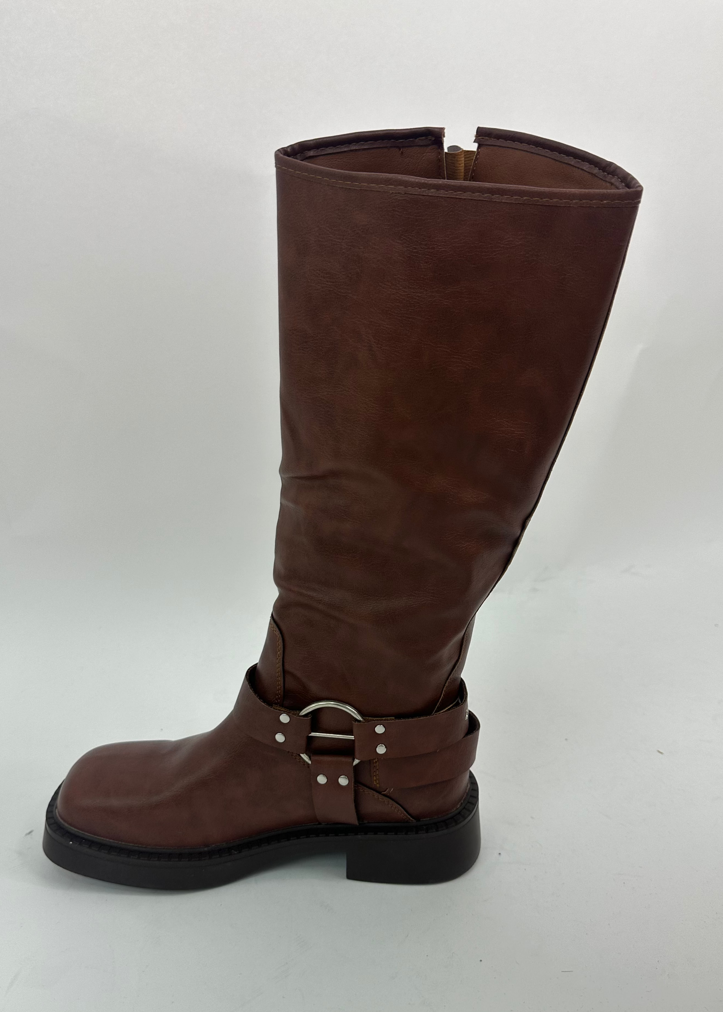 buckle long boots