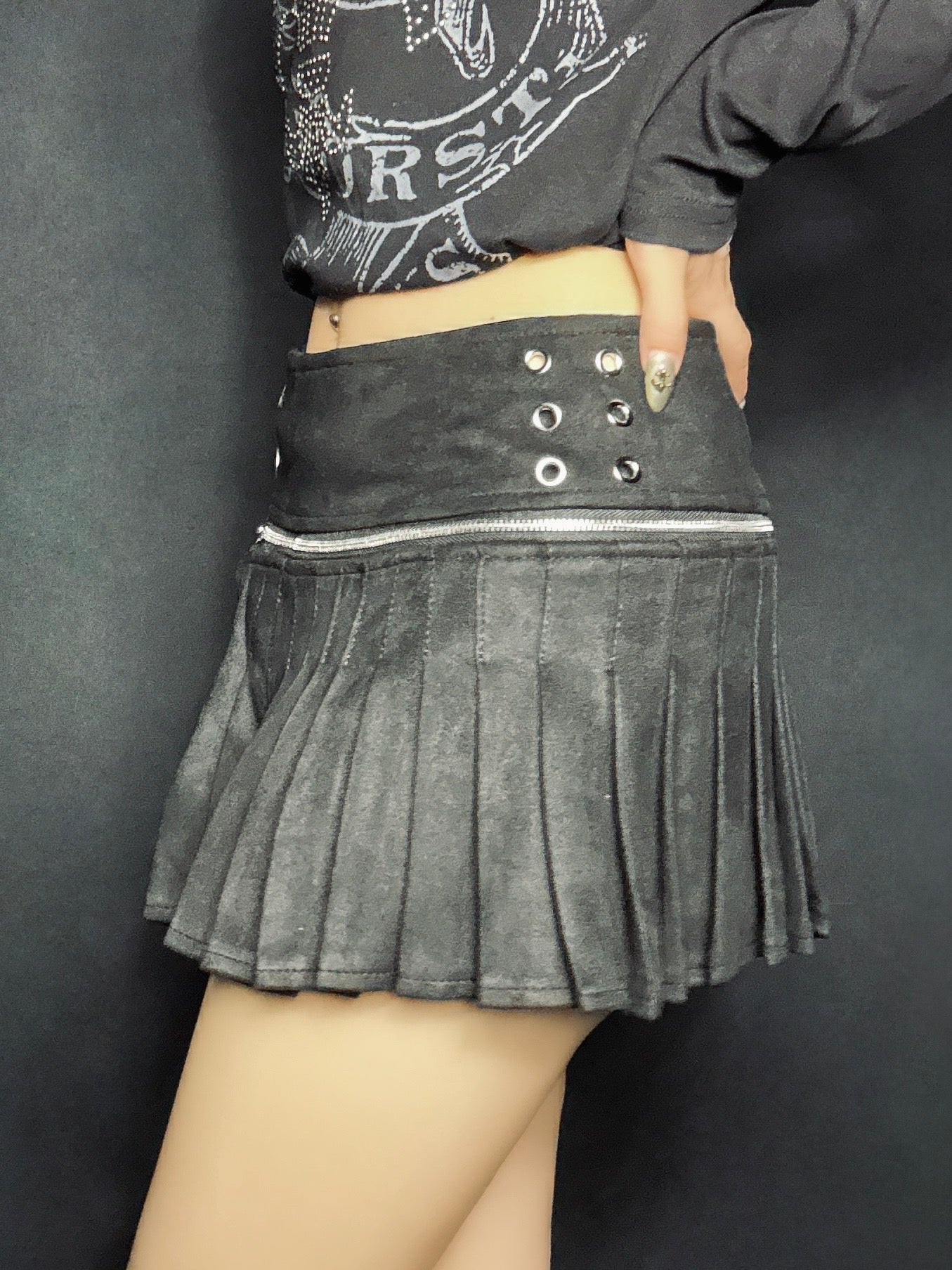 Studded Pleats Skirt A678