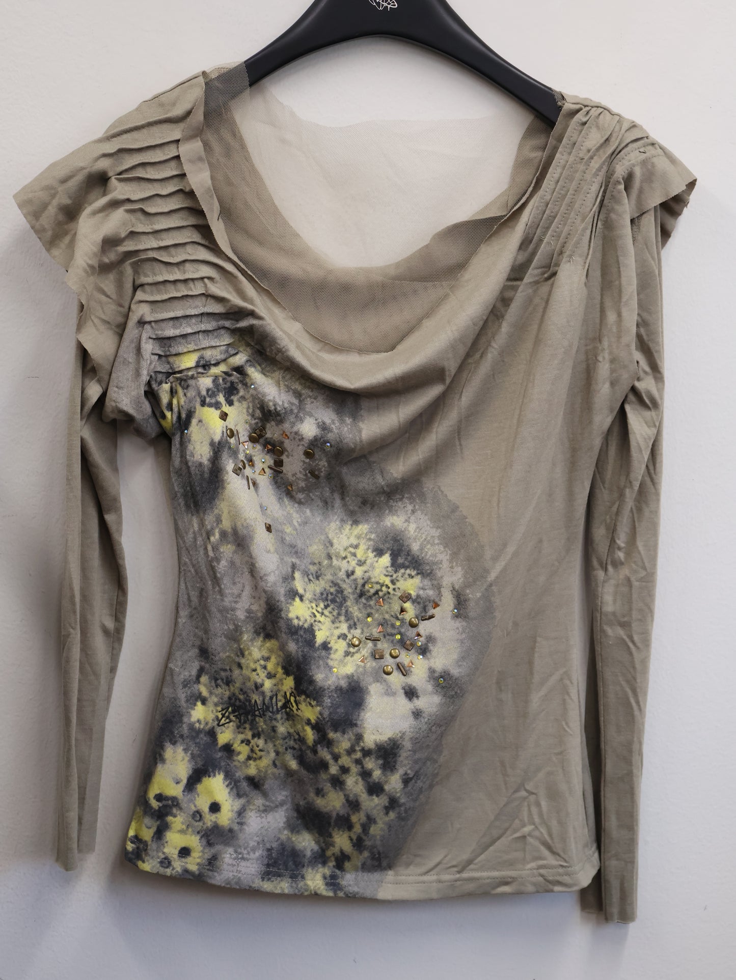 Drape Chain Top A478