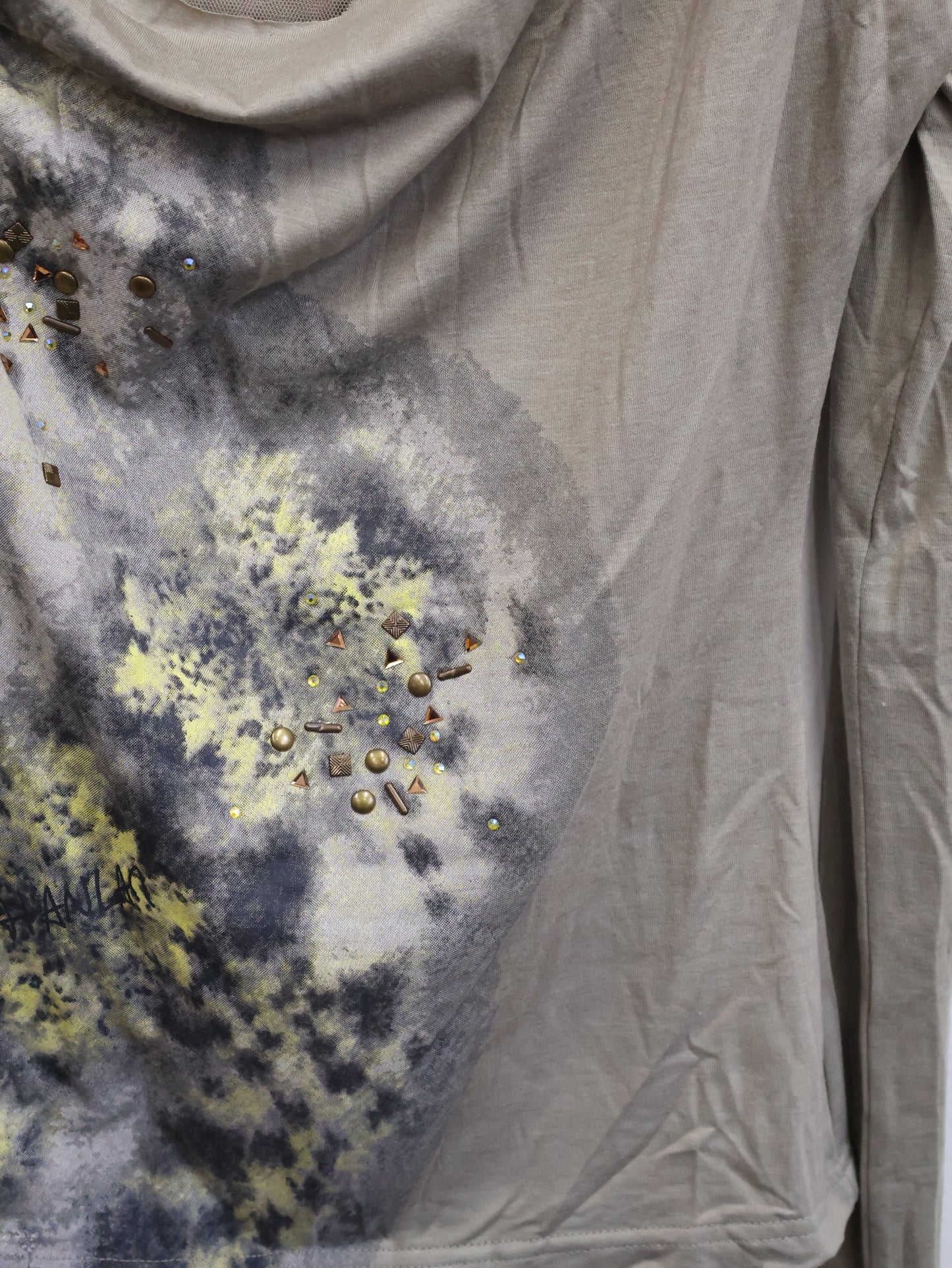 Drape Chain Top A478