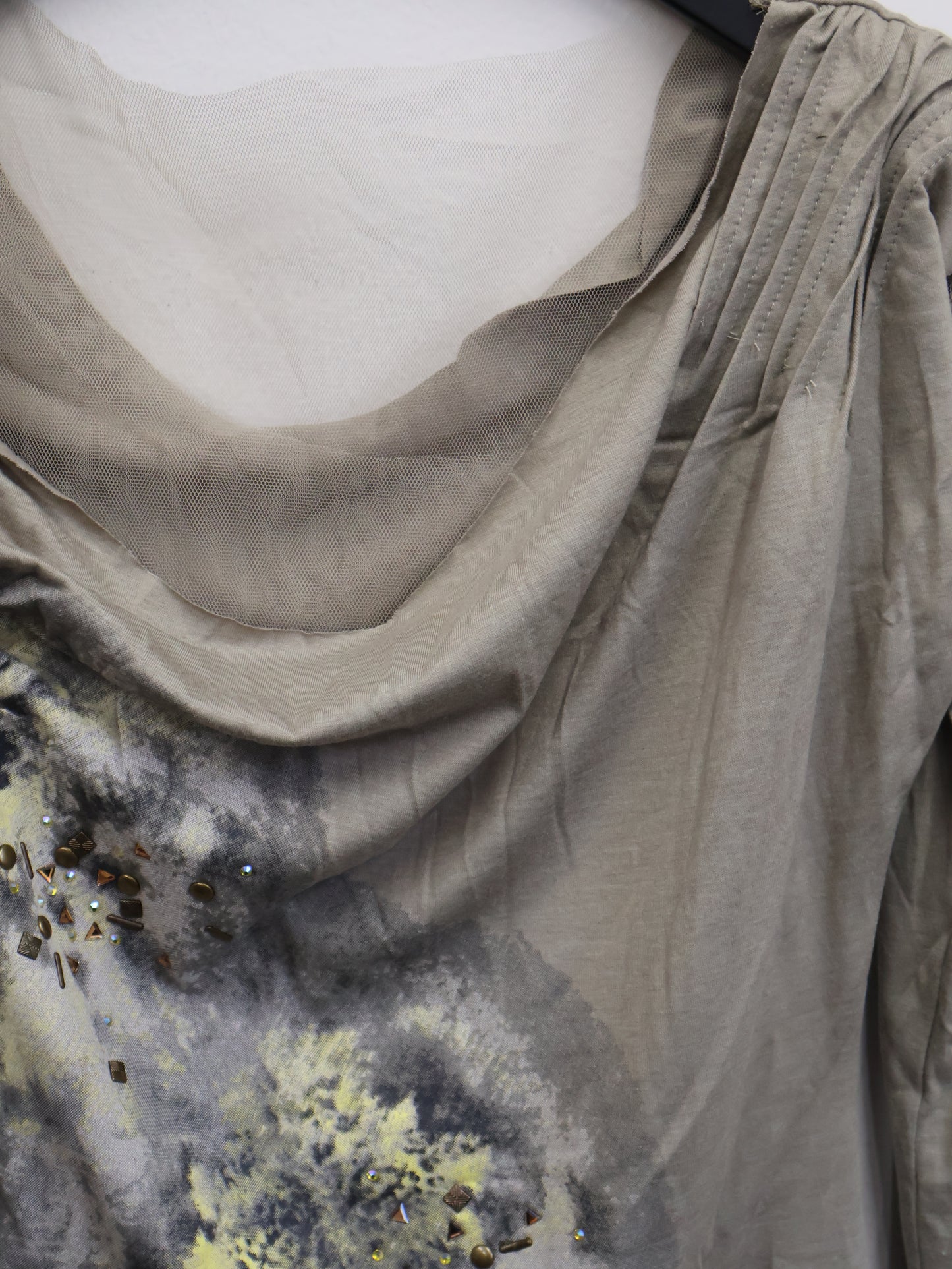 Drape Chain Top A478