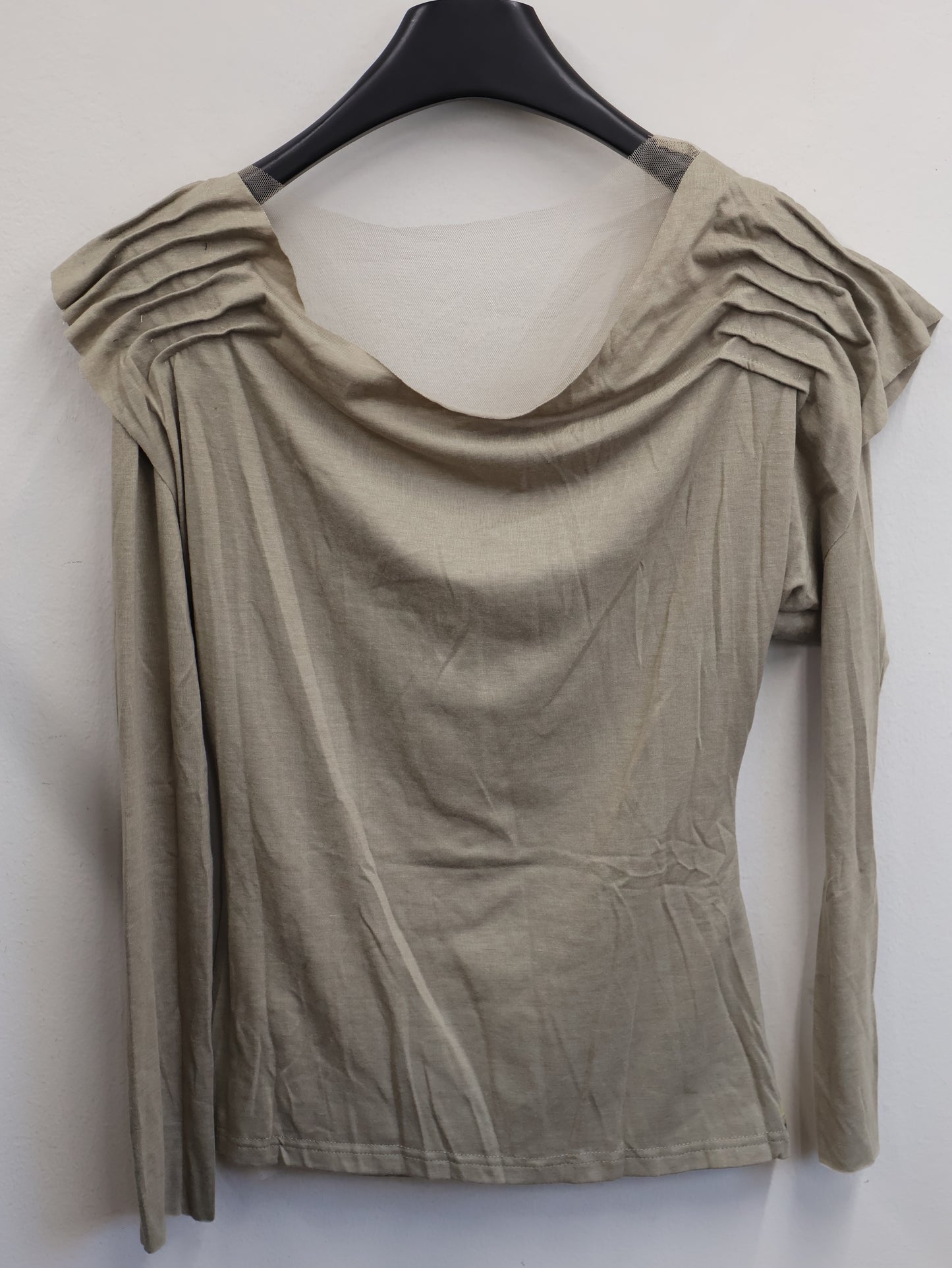 Drape Chain Top A478