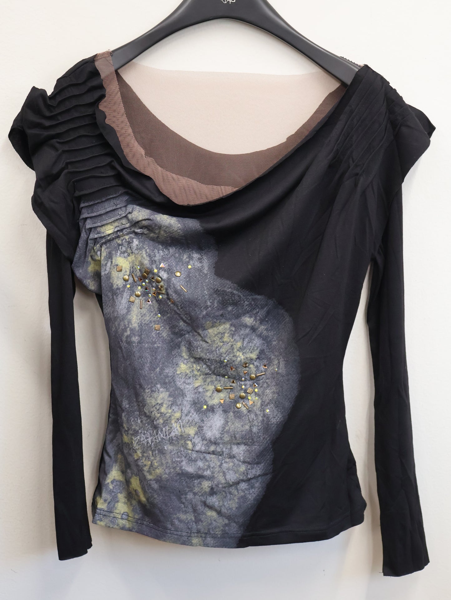 Drape Chain Top A478