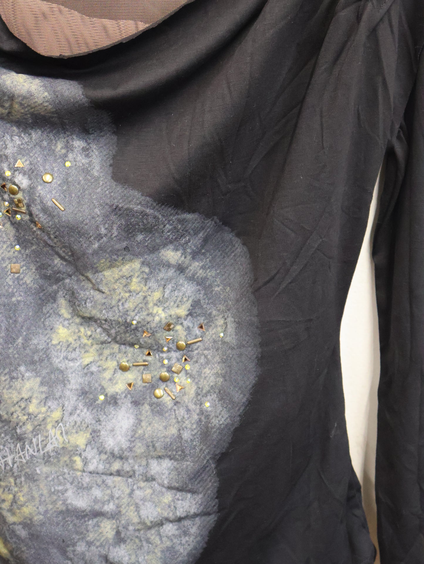 Drape Chain Top A478