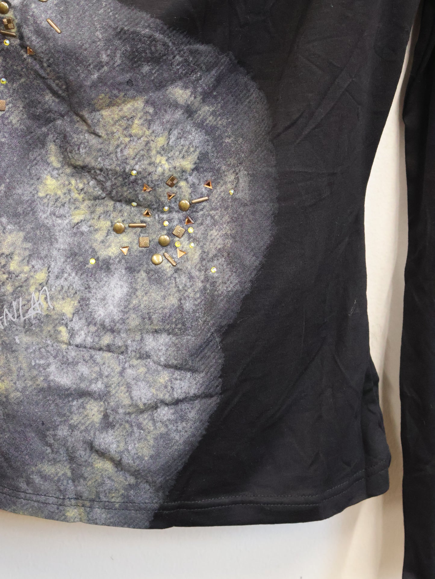 Drape Chain Top A478