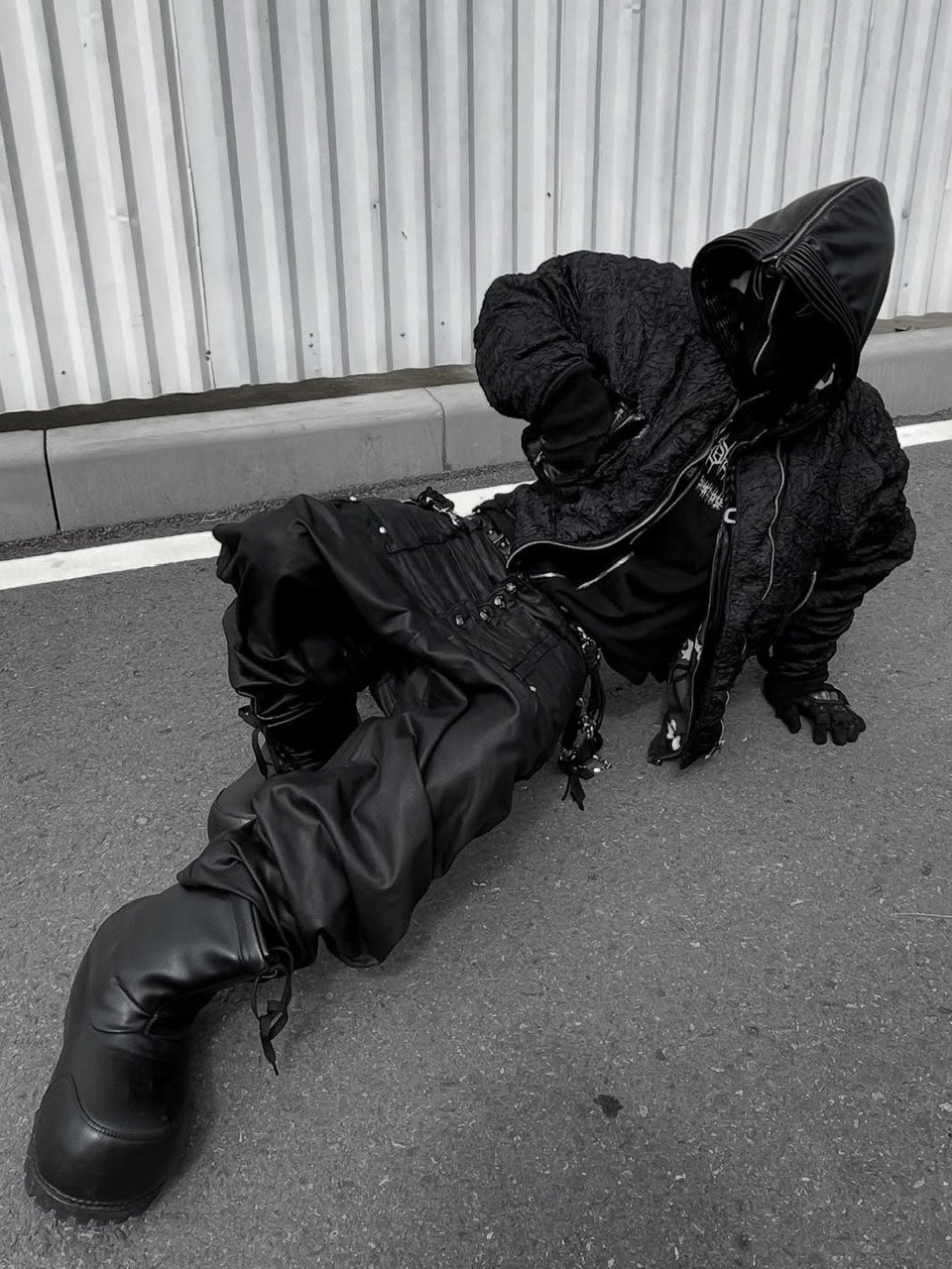 UNIZ 8 Backs J-Cut Pants