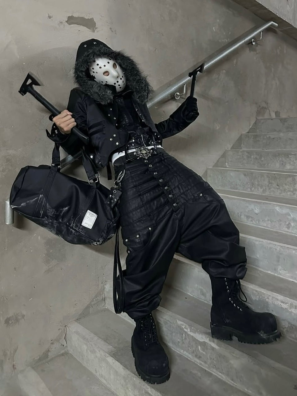 UNIZ 8 Backs J-Cut Pants