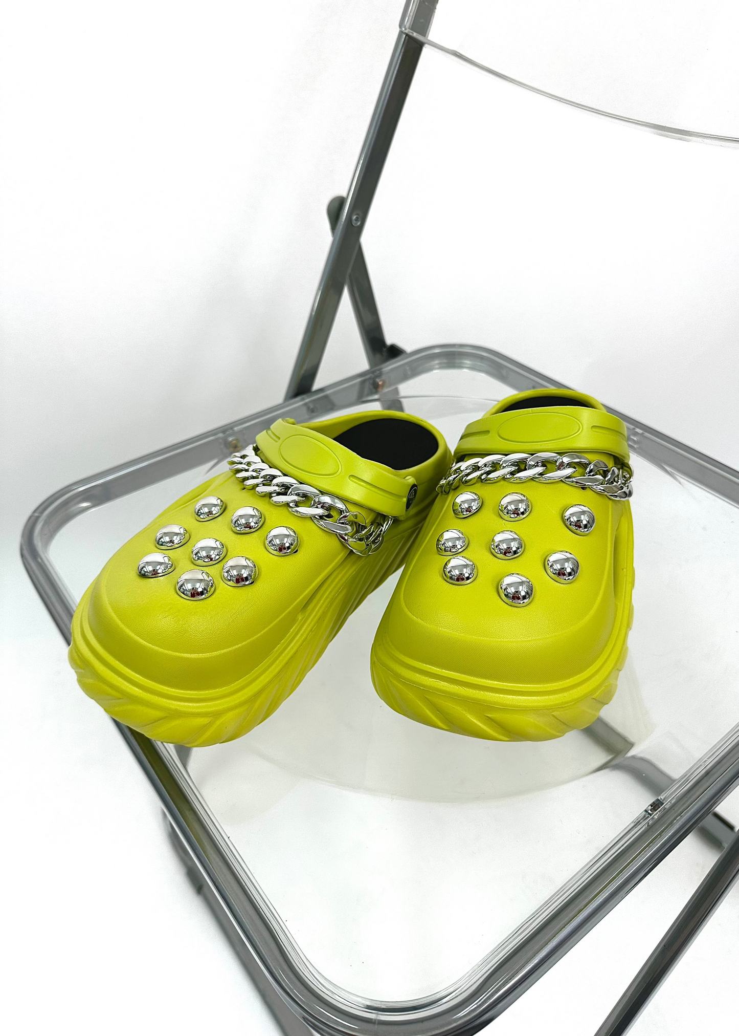 chain crocs