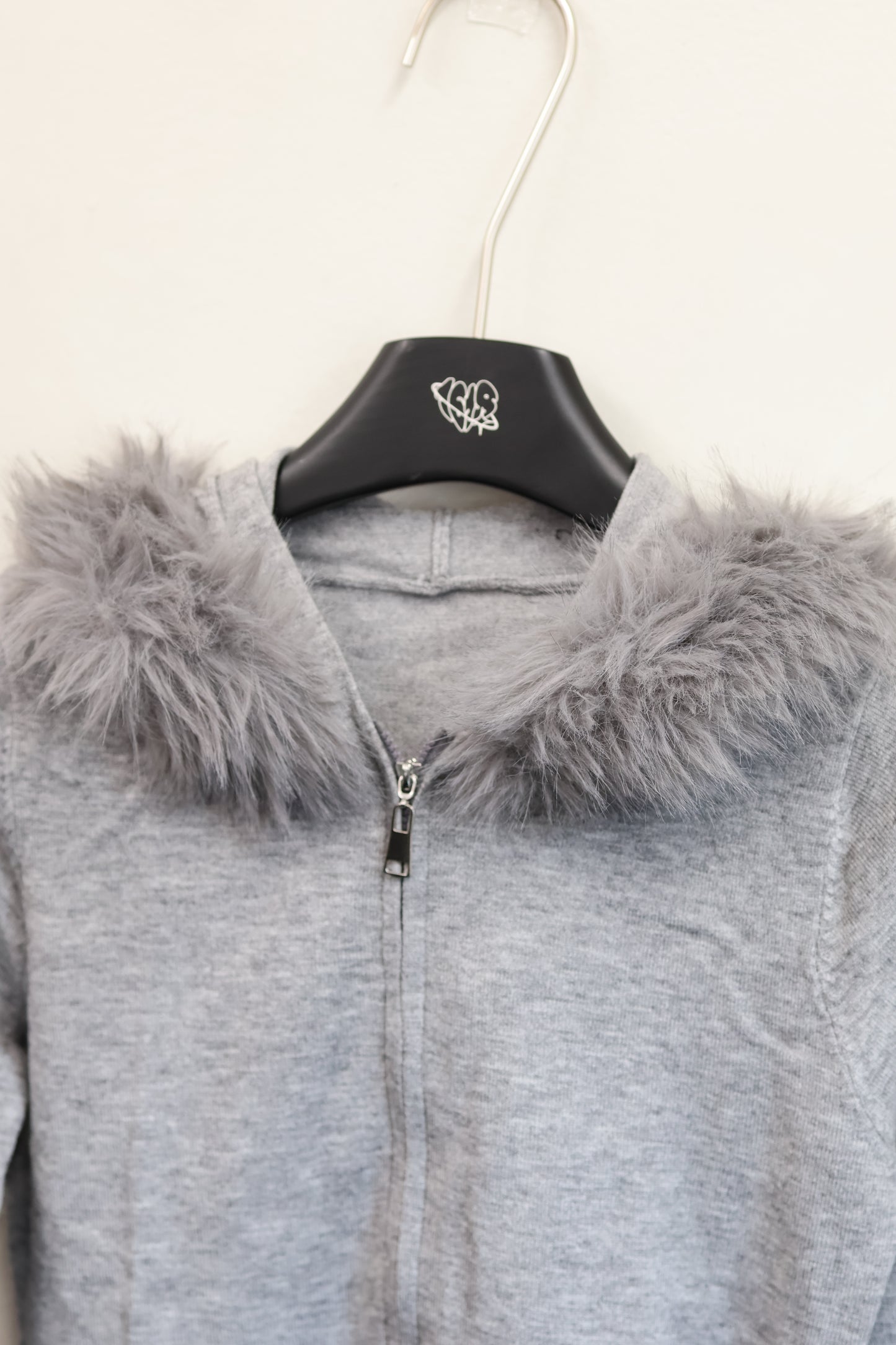 25-863 Fur Hood knit top　A394