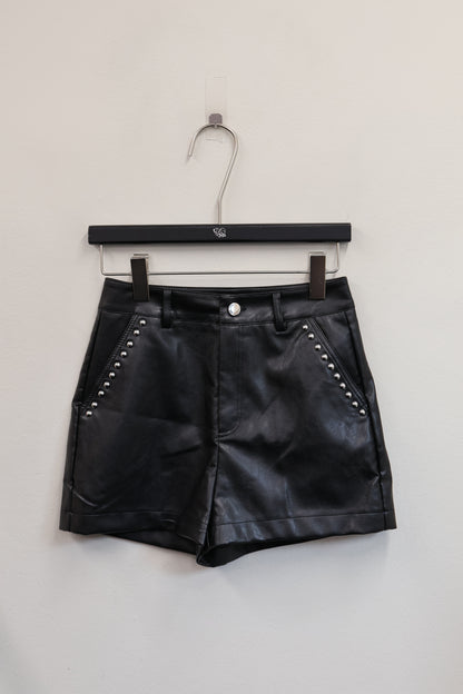 Studs Leather Shorts A413