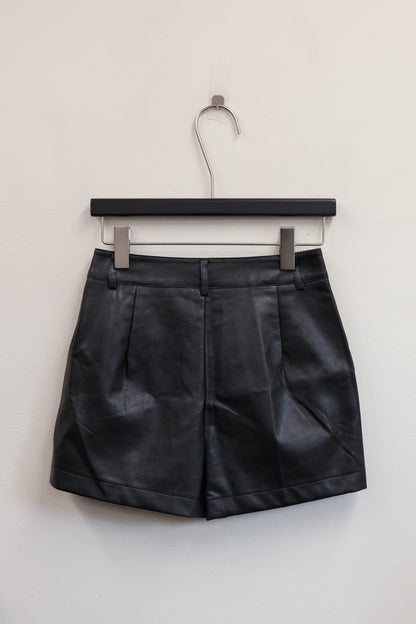 Studs Leather Shorts A413