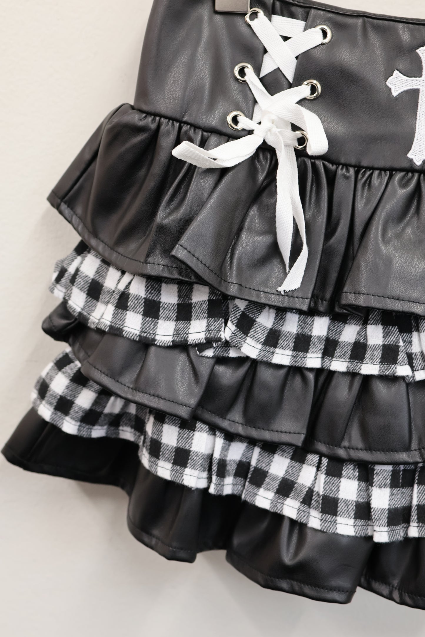 25-813 Crimson Cross Skirt A412