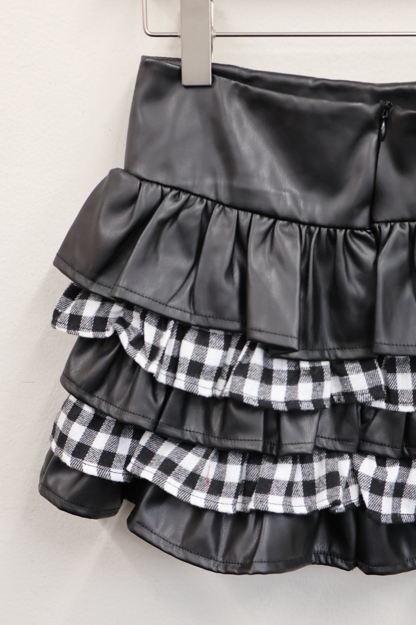 25-813 Crimson Cross Skirt A412