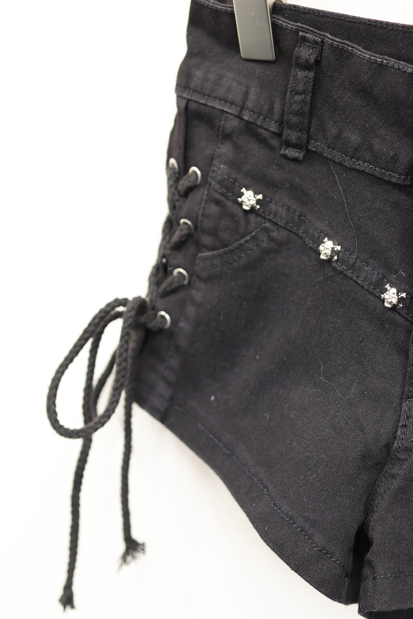 25-907 LACE EDGE Shorts A400