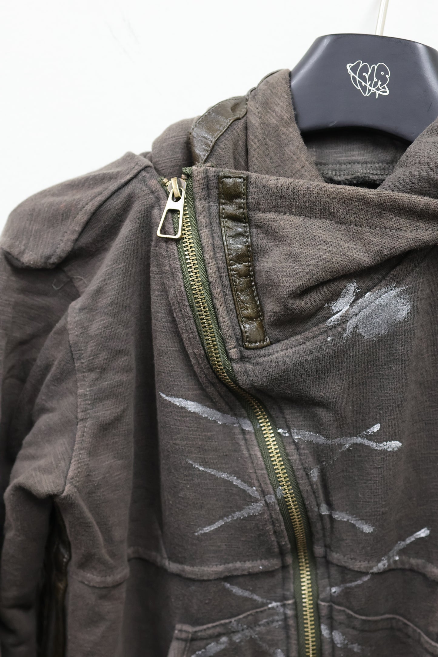 25-926 Slash Zip Hoodie A425