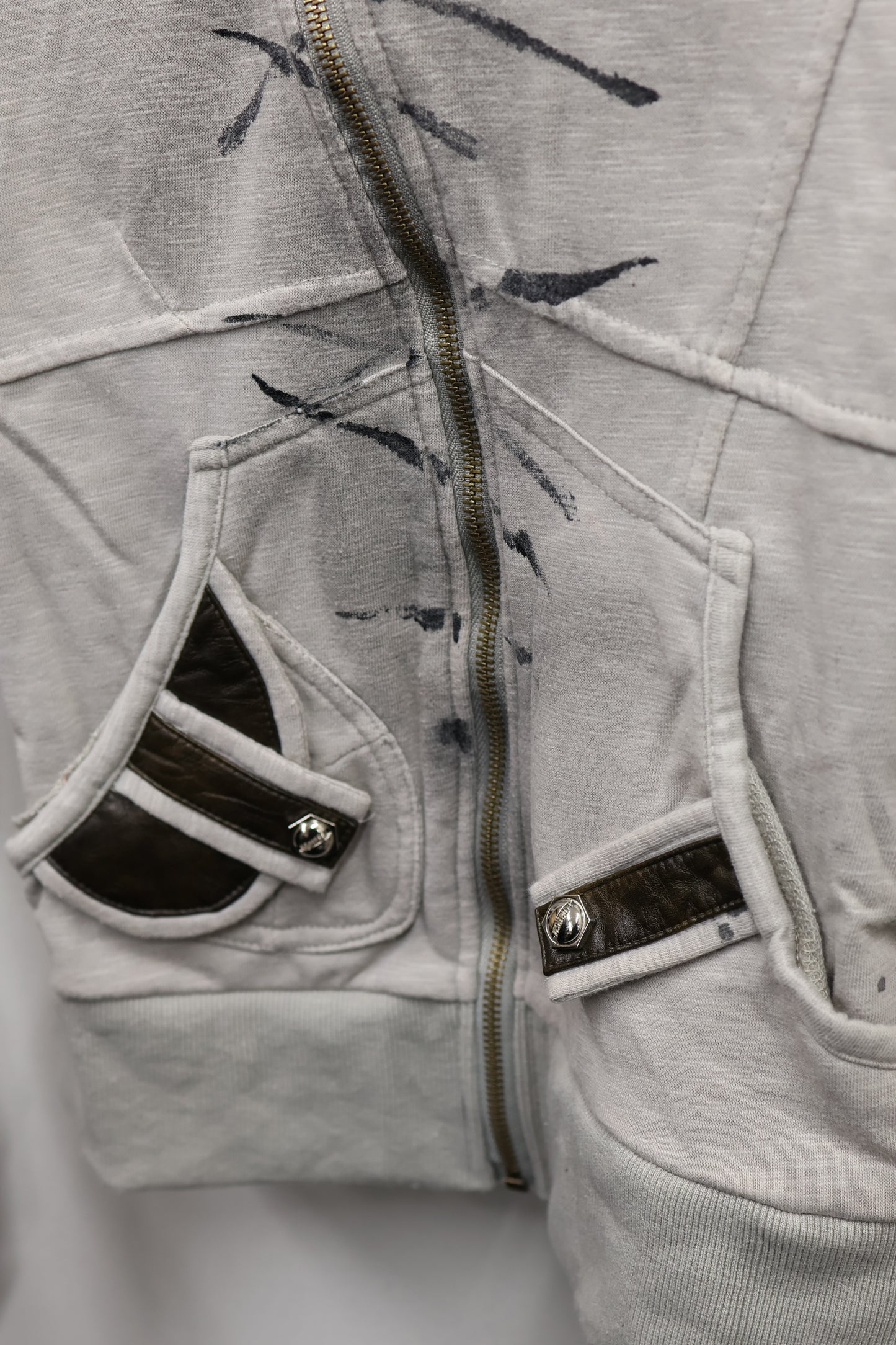 25-926 Slash Zip Hoodie A425