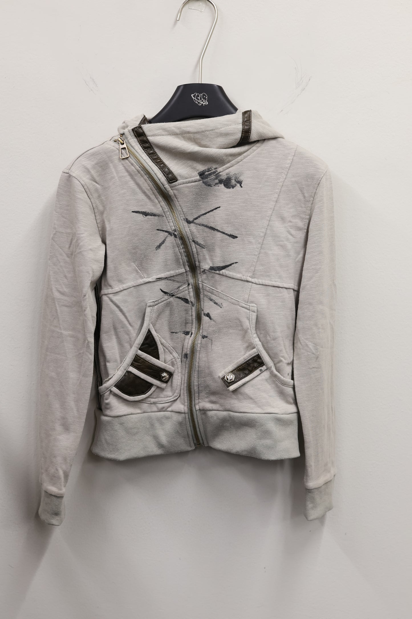 25-926 Slash Zip Hoodie A425