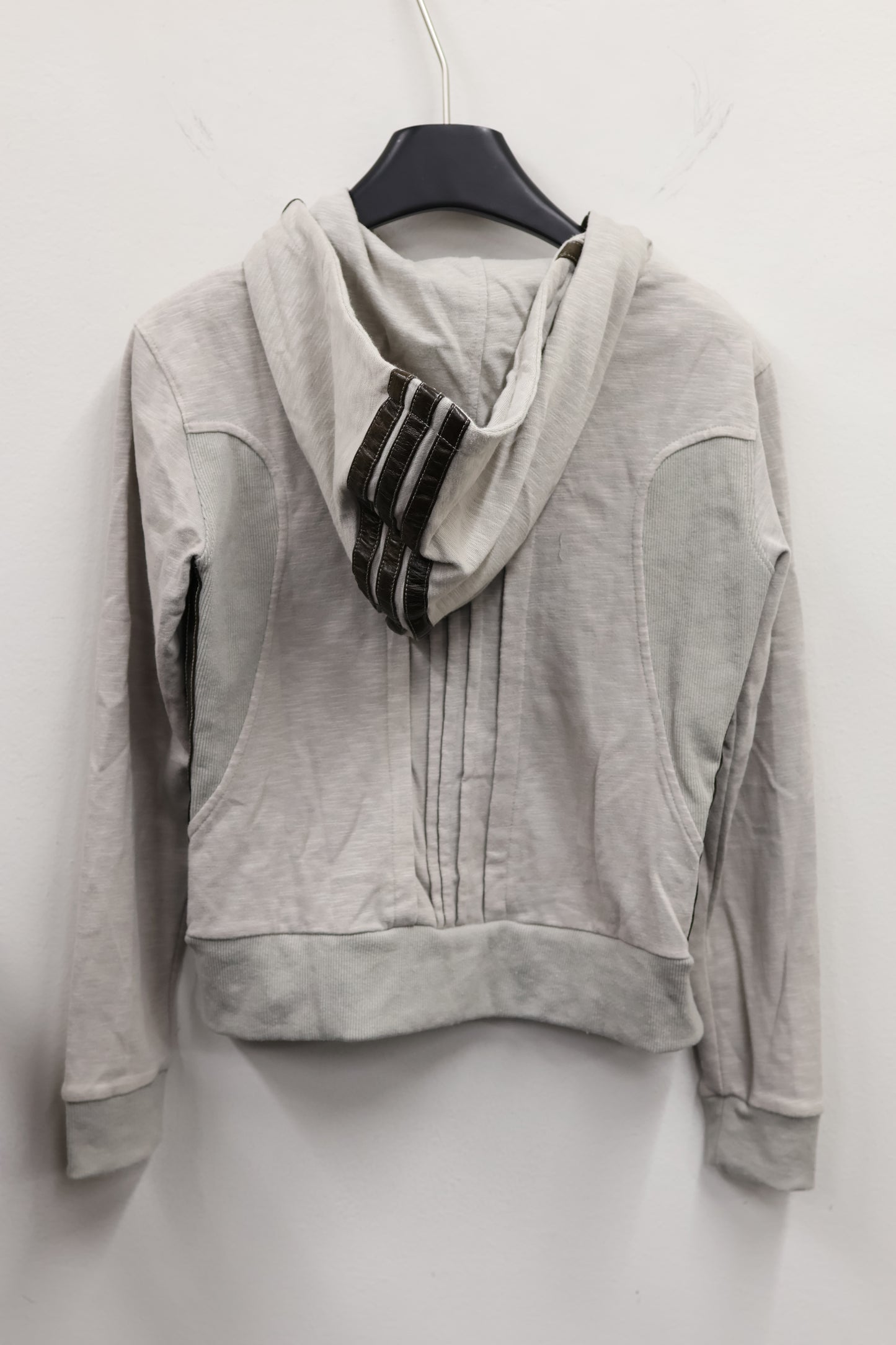 25-926 Slash Zip Hoodie A425