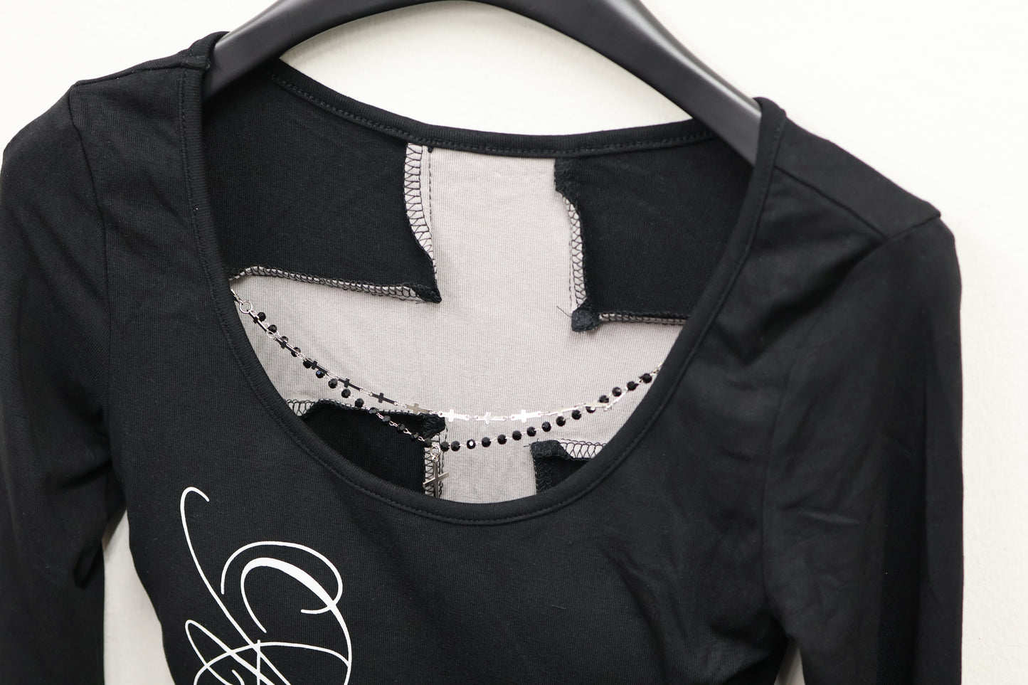 25-916 Cross Line Top A422