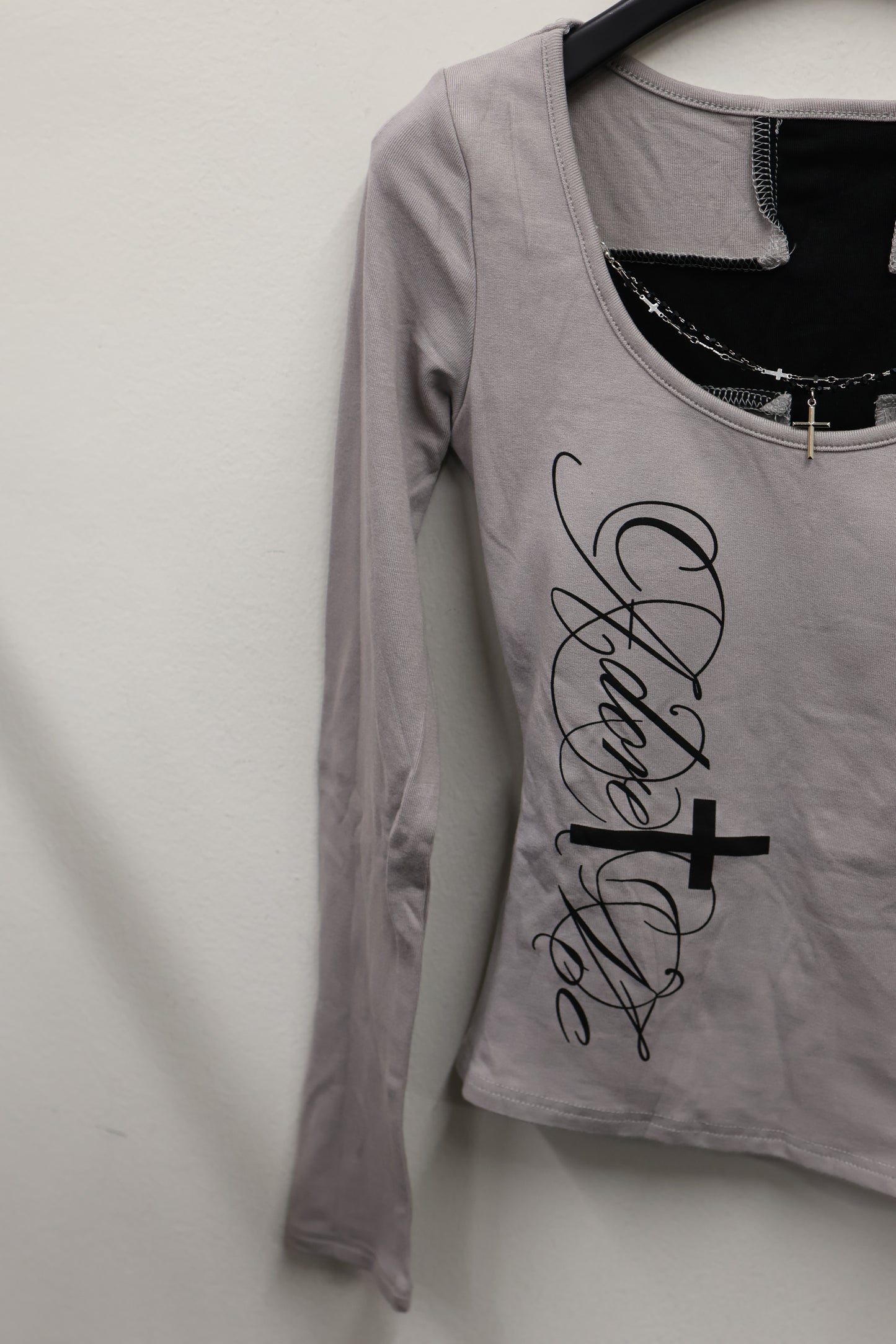 25-916 Cross Line Top A422