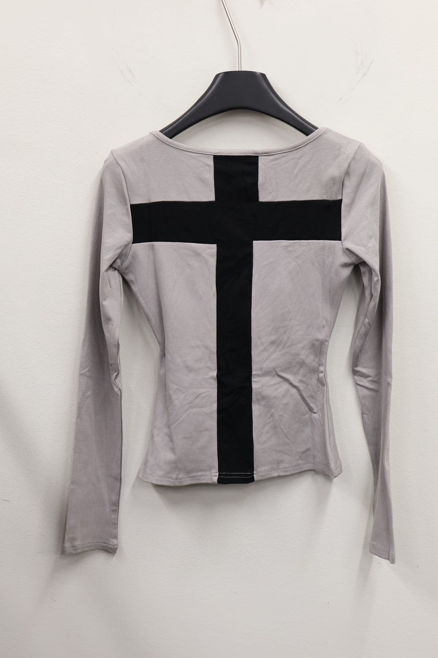 25-916 Cross Line Top A422