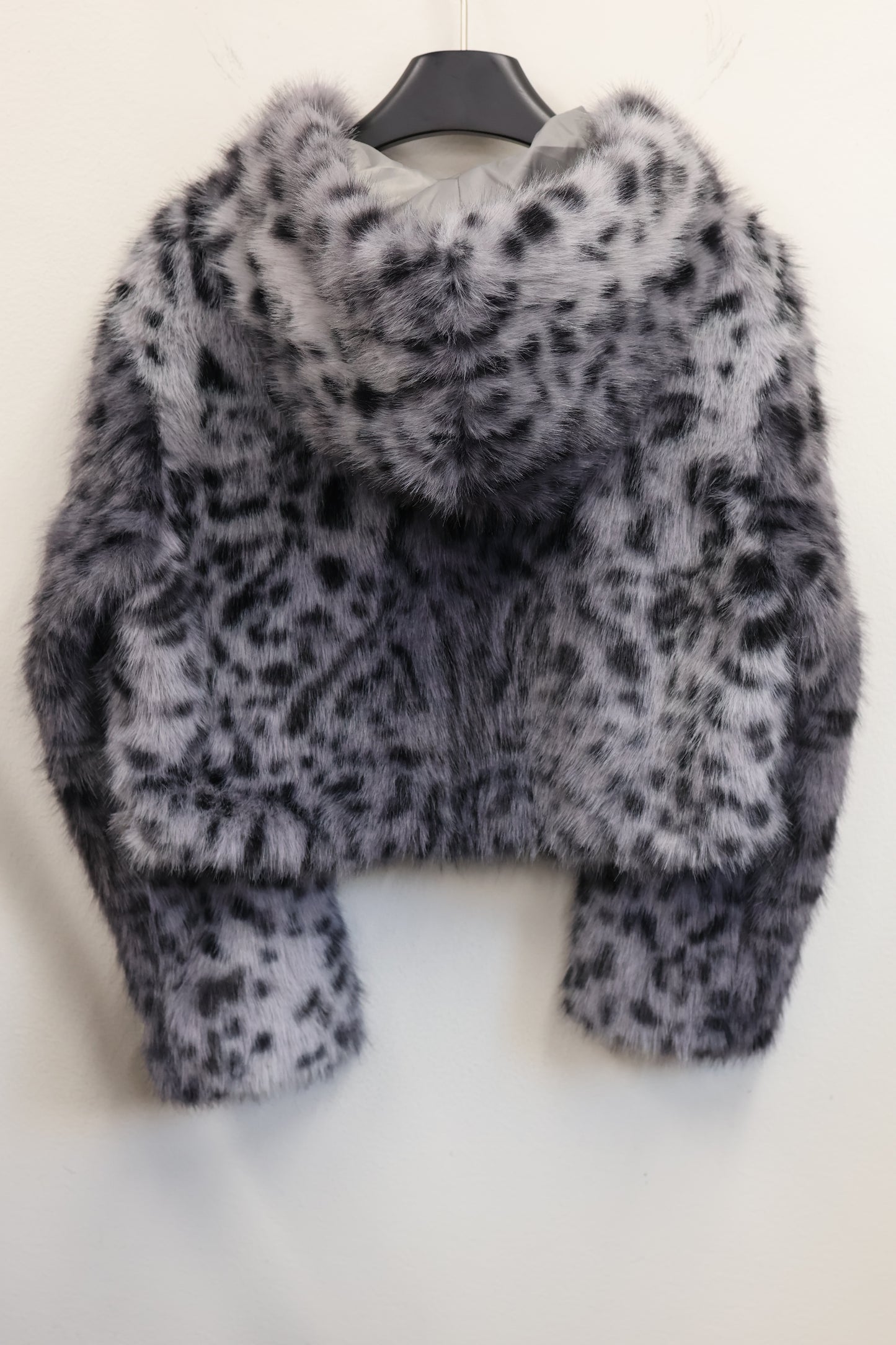 25-918 Wolf Fur Jacket A445