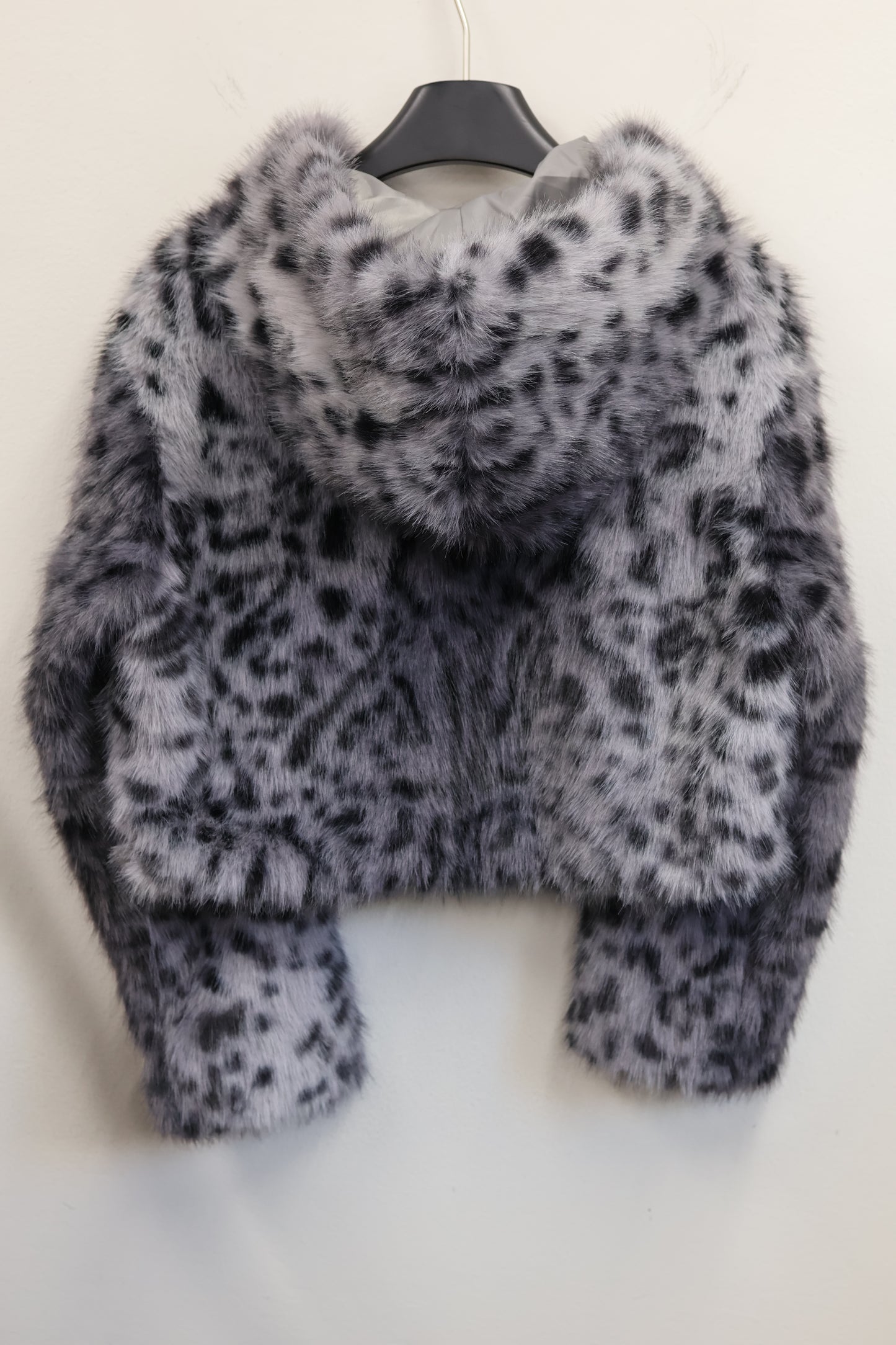 25-918 Wolf Fur Jacket A426