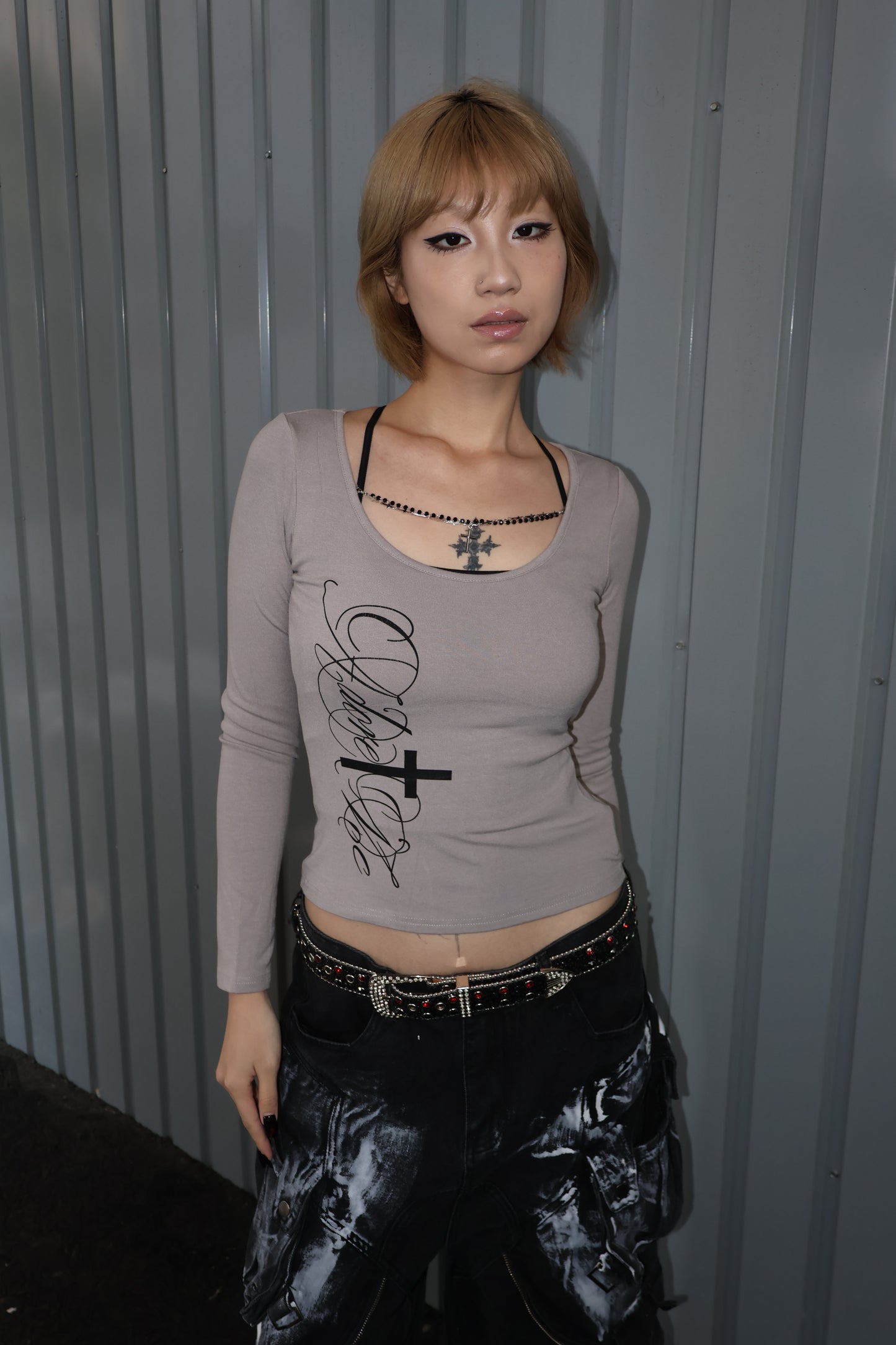 25-916 Cross Line Top A422